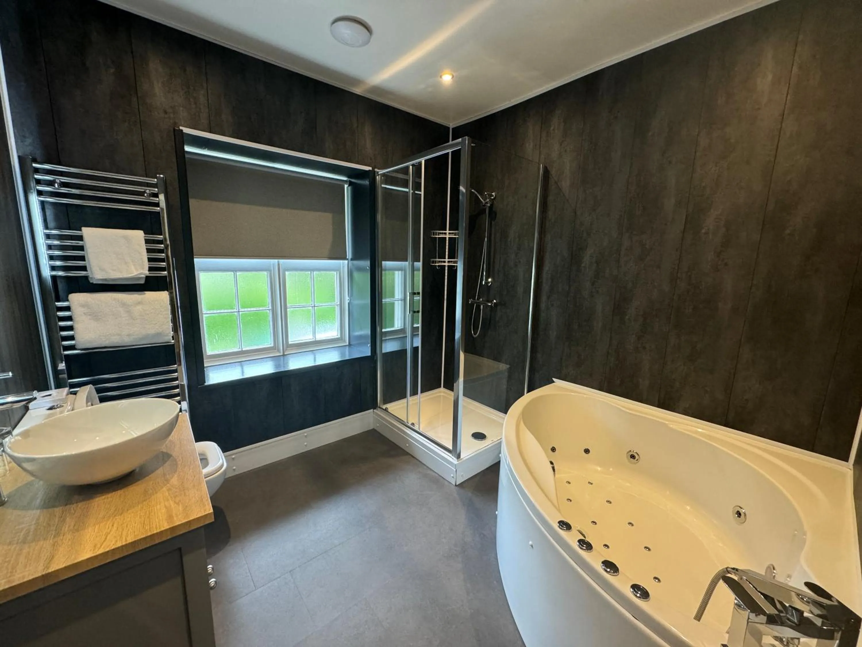 Bathroom in Aberdunant Hall