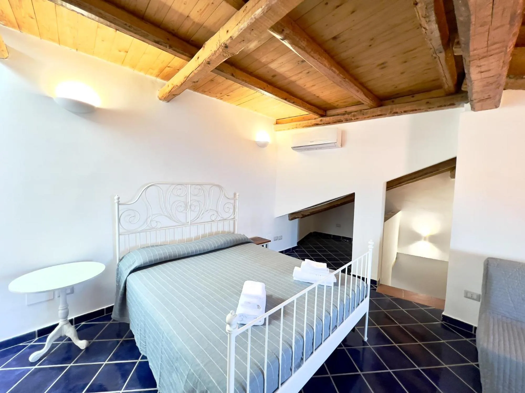Bedroom, Bed in Borgo Dei Saraceni - Suites & Apartments