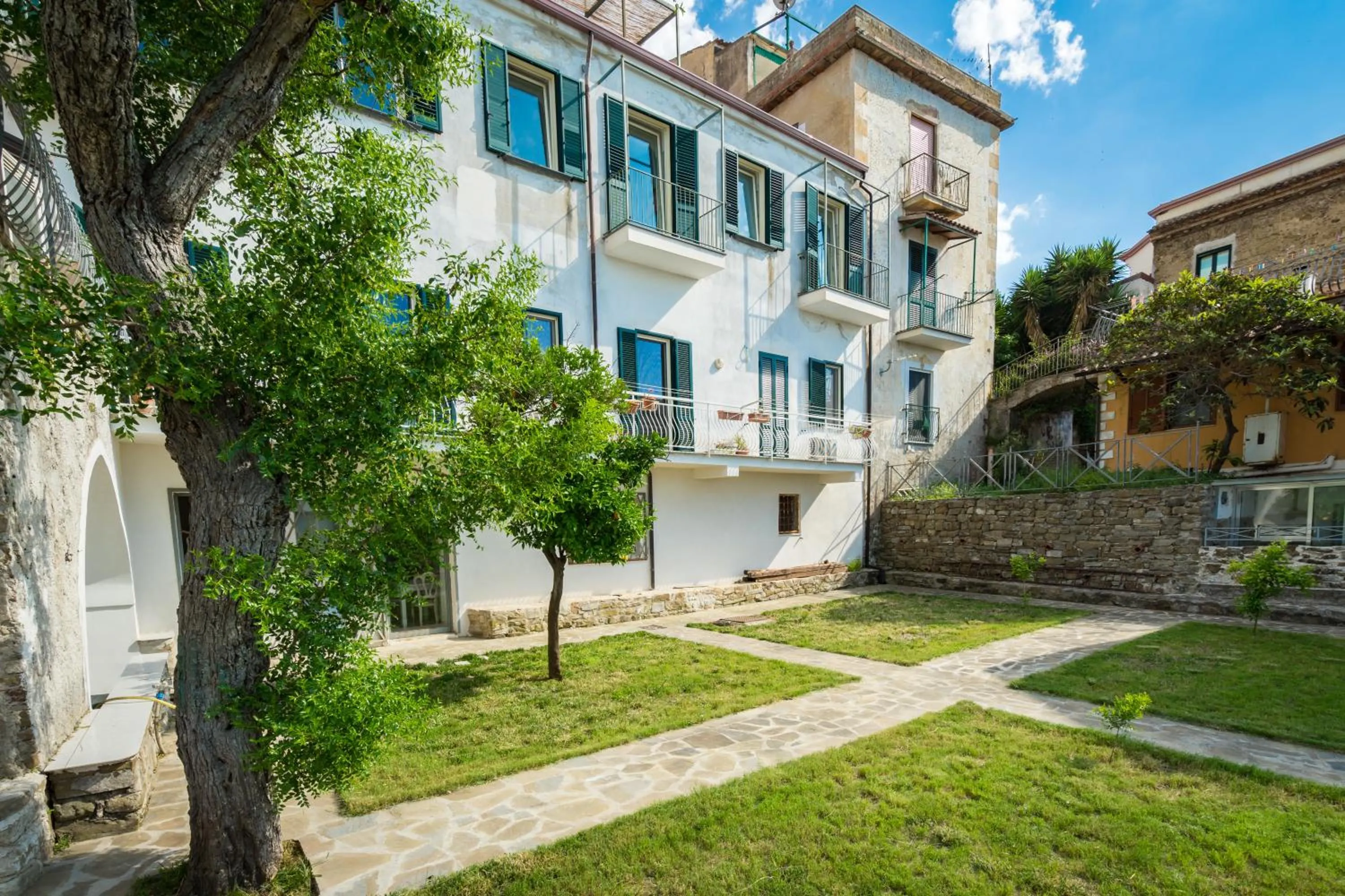 Property building in Borgo Dei Saraceni - Suites & Apartments