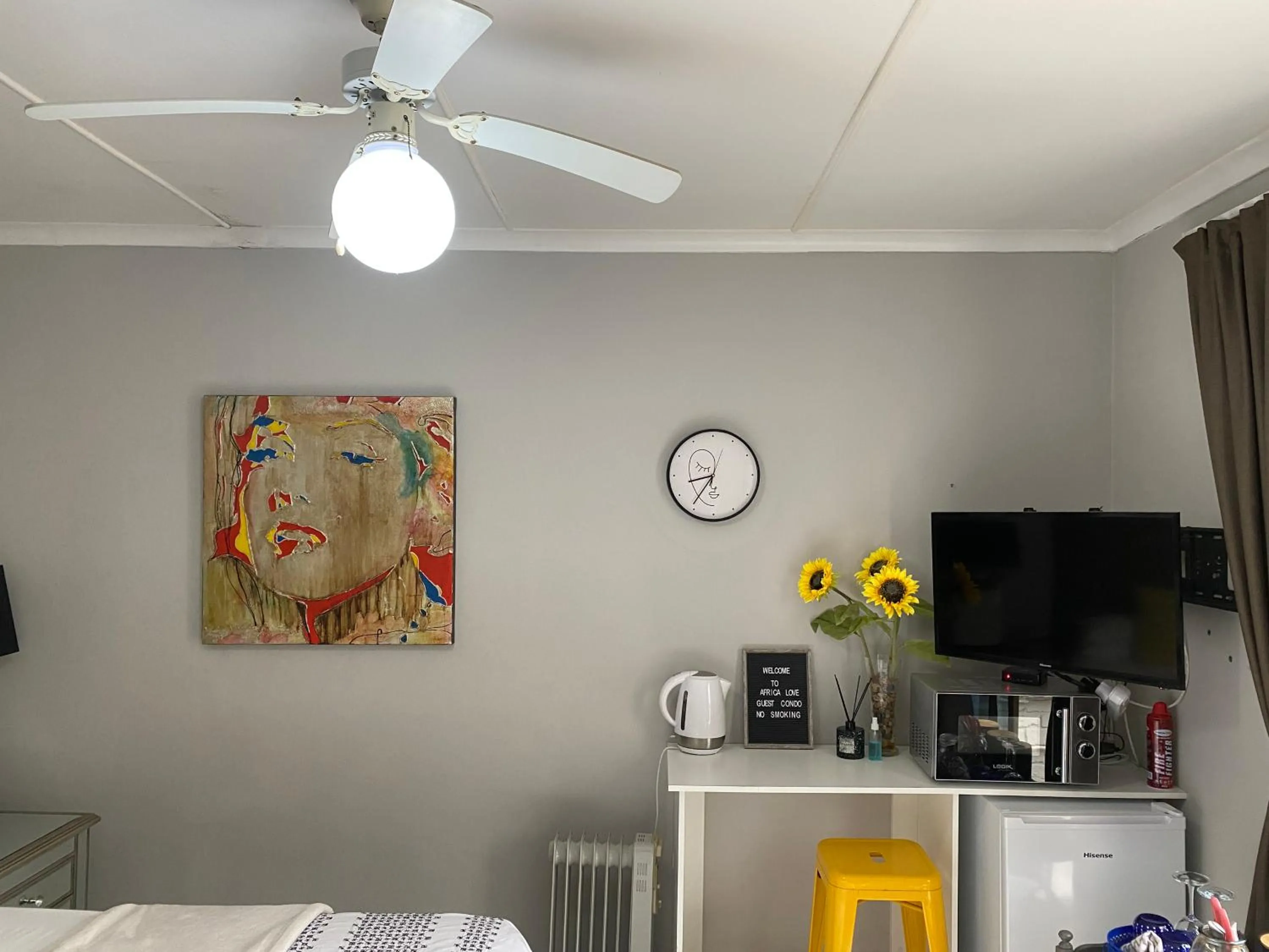 TV and multimedia, Bed in AfricaLove Guest Condo