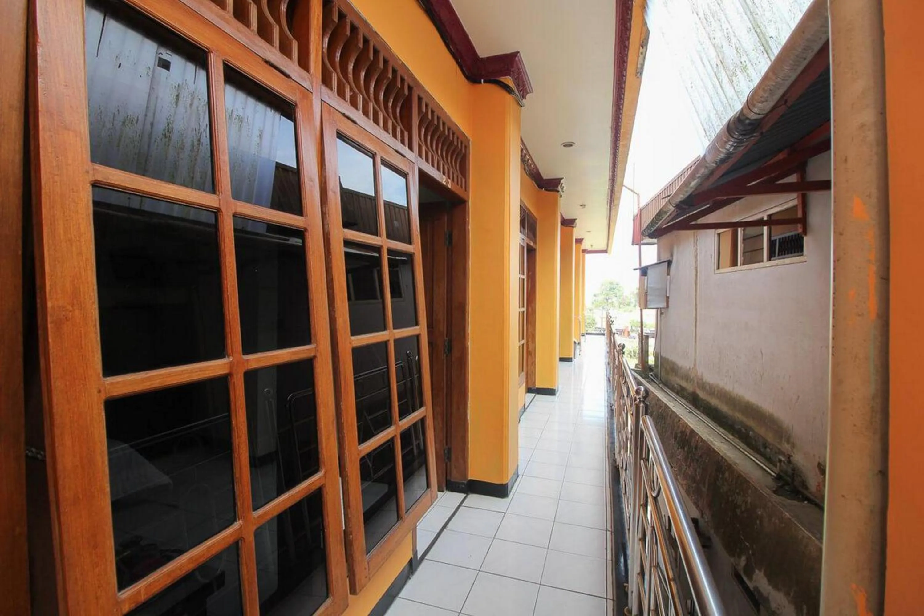 Property building in RedDoorz near Sarangan Lake