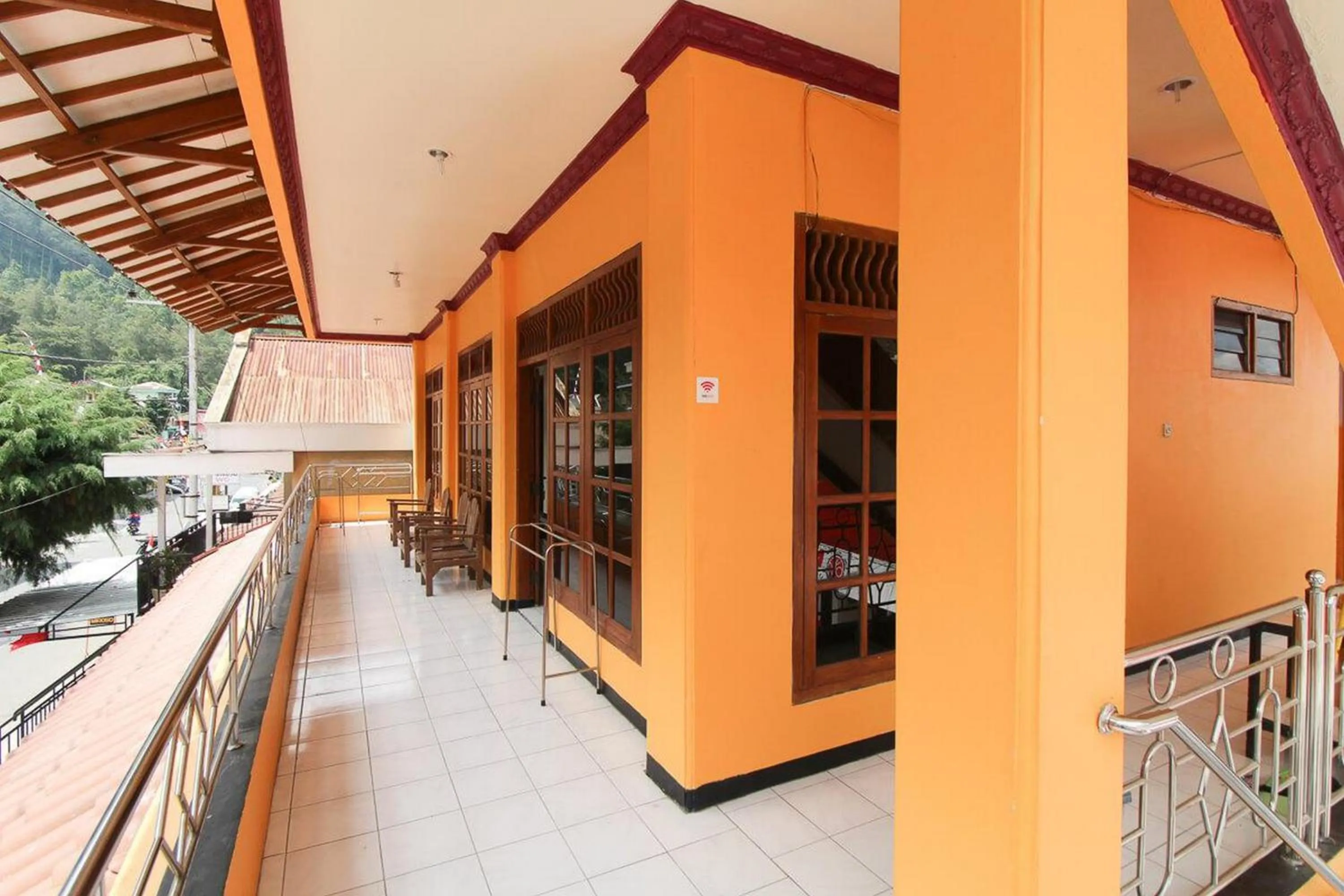 Property building in RedDoorz near Sarangan Lake