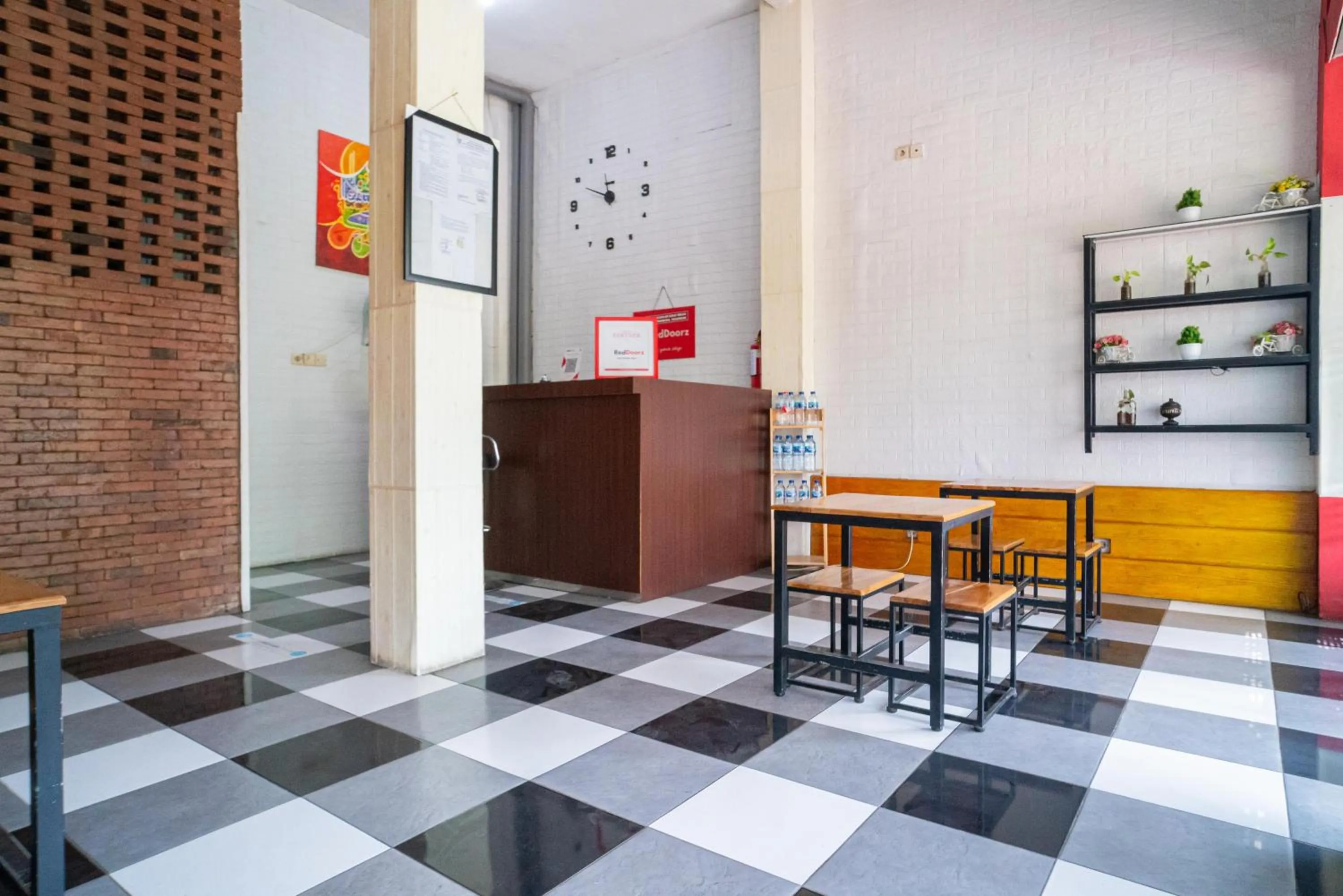 Lobby or reception in RedDoorz syariah @ Selomangleng Kediri