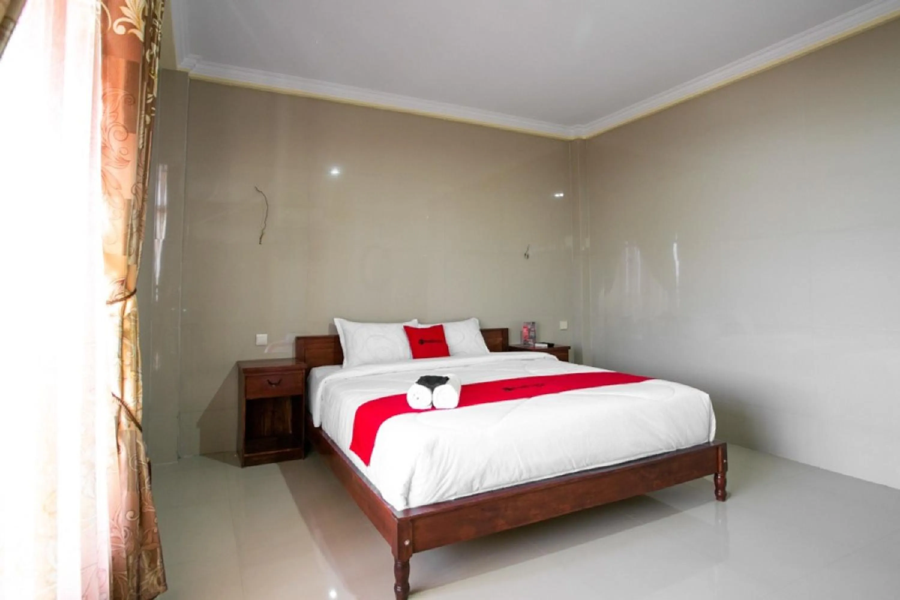 Bedroom, Bed in RedDoorz near Parangtritis Beach