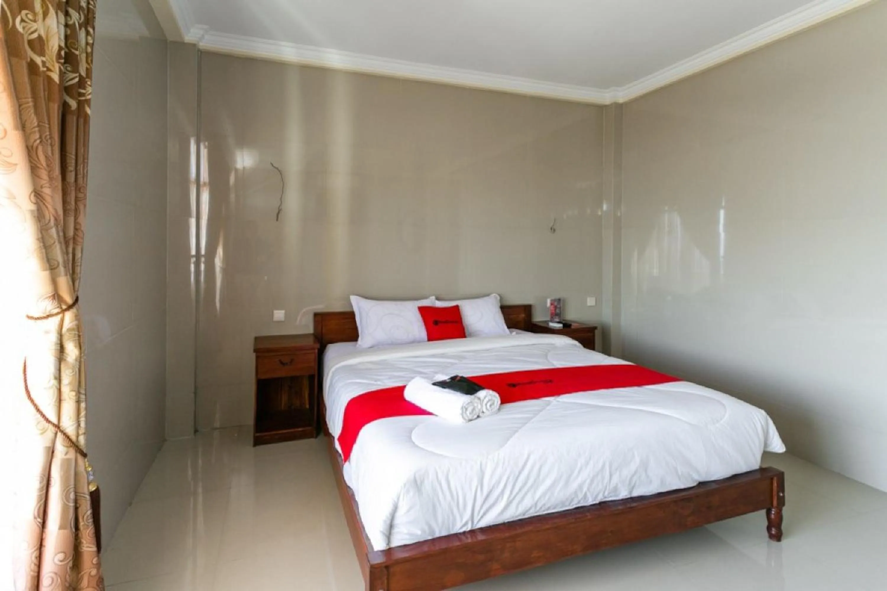 Bedroom, Bed in RedDoorz near Parangtritis Beach
