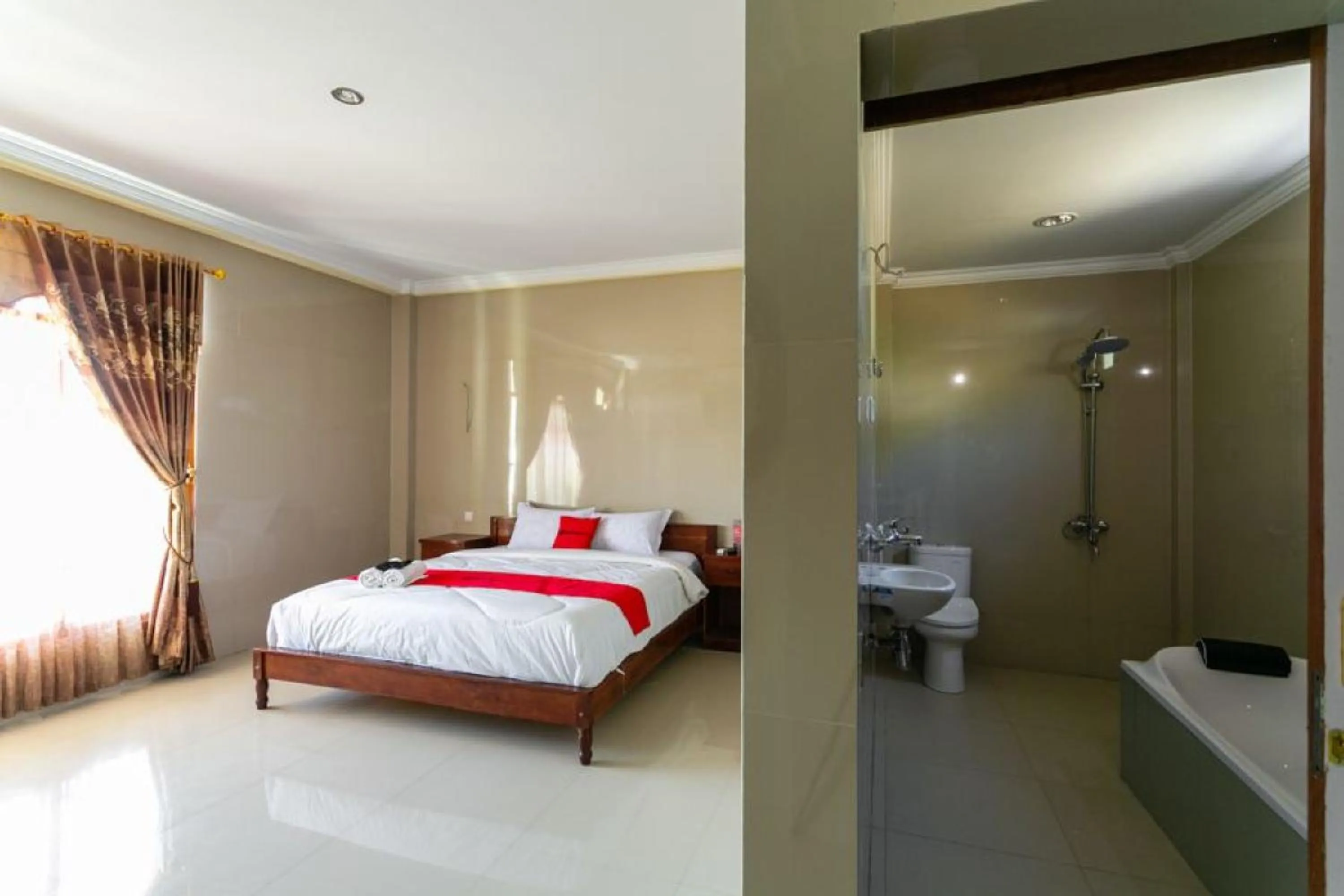 Bedroom, Bed in RedDoorz near Parangtritis Beach