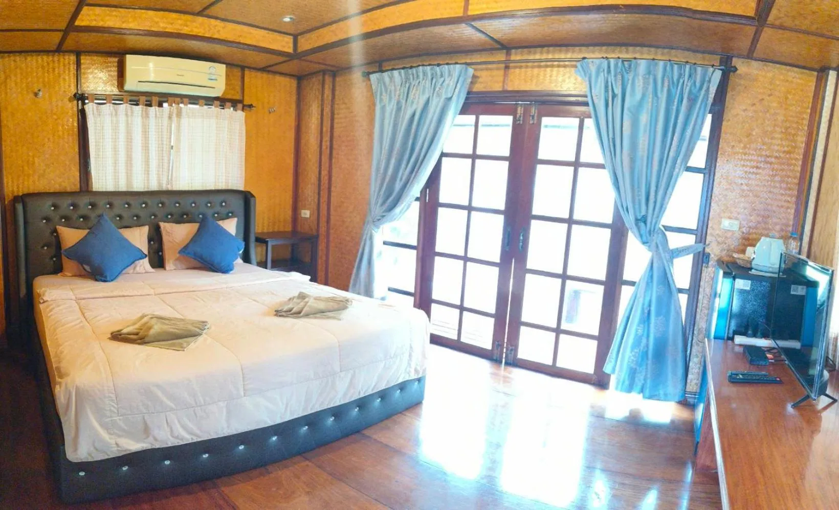 Bed in Koh kood Neverland beach resort