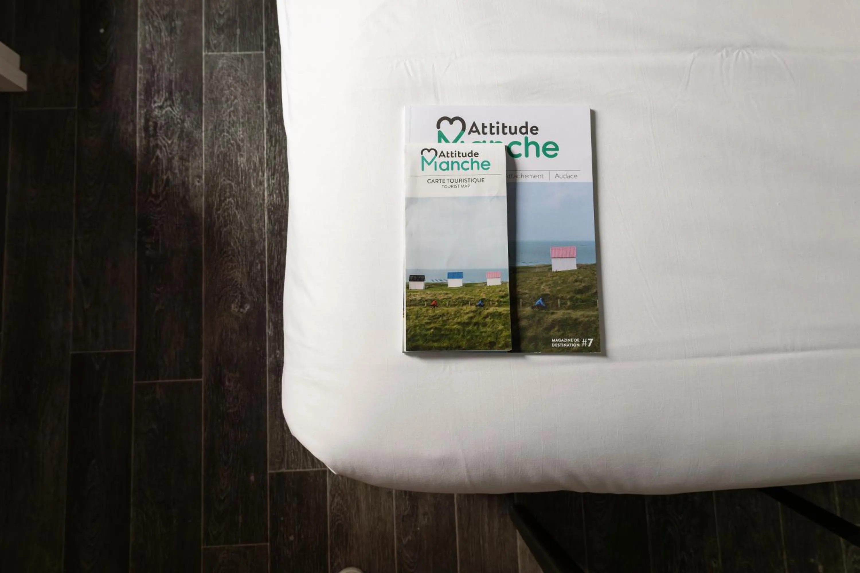 Bed in Brit Hotel Confort Saint-Lô