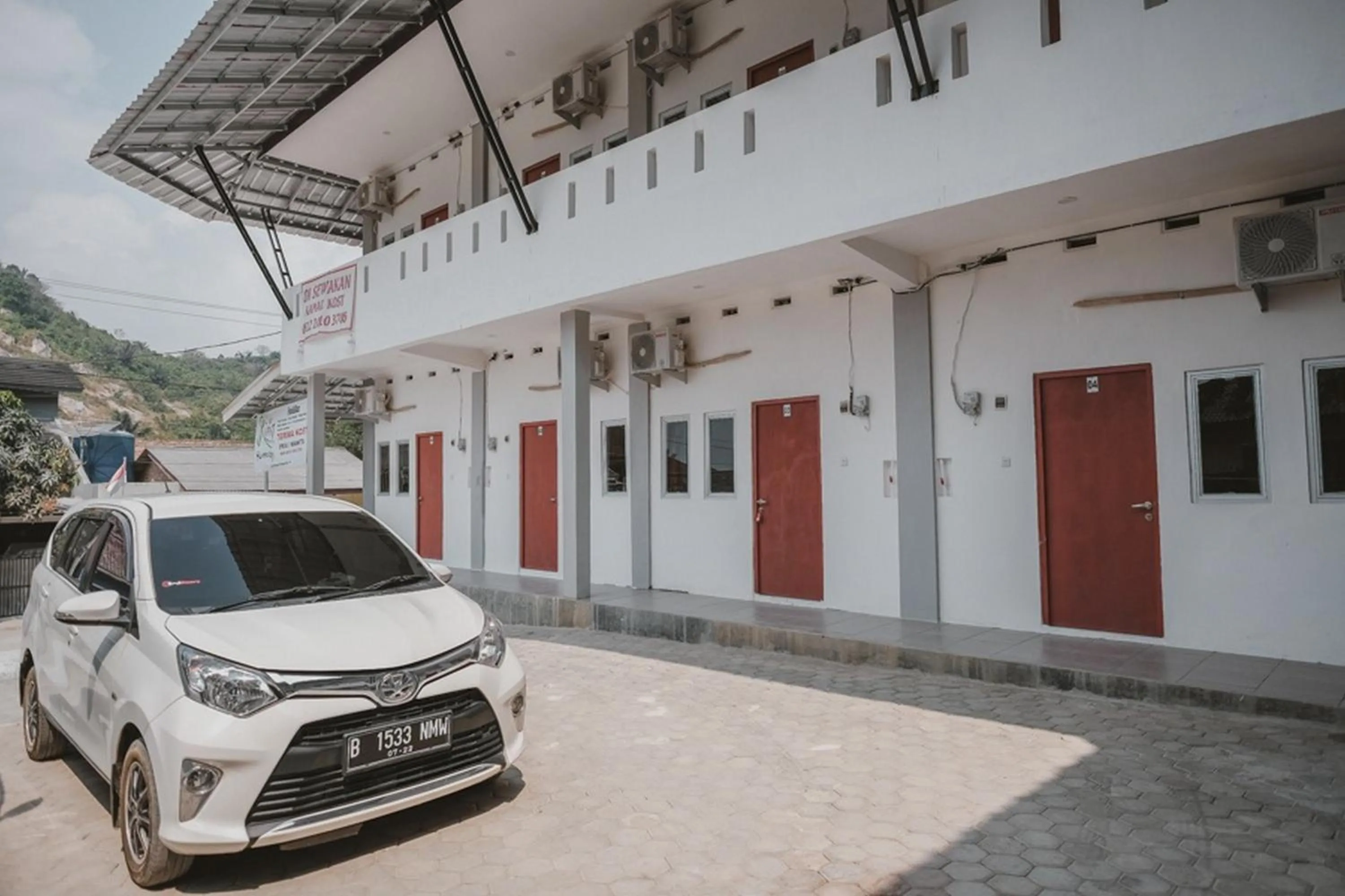 Balcony/Terrace in RedDoorz near Gatot Subroto Lampung 2