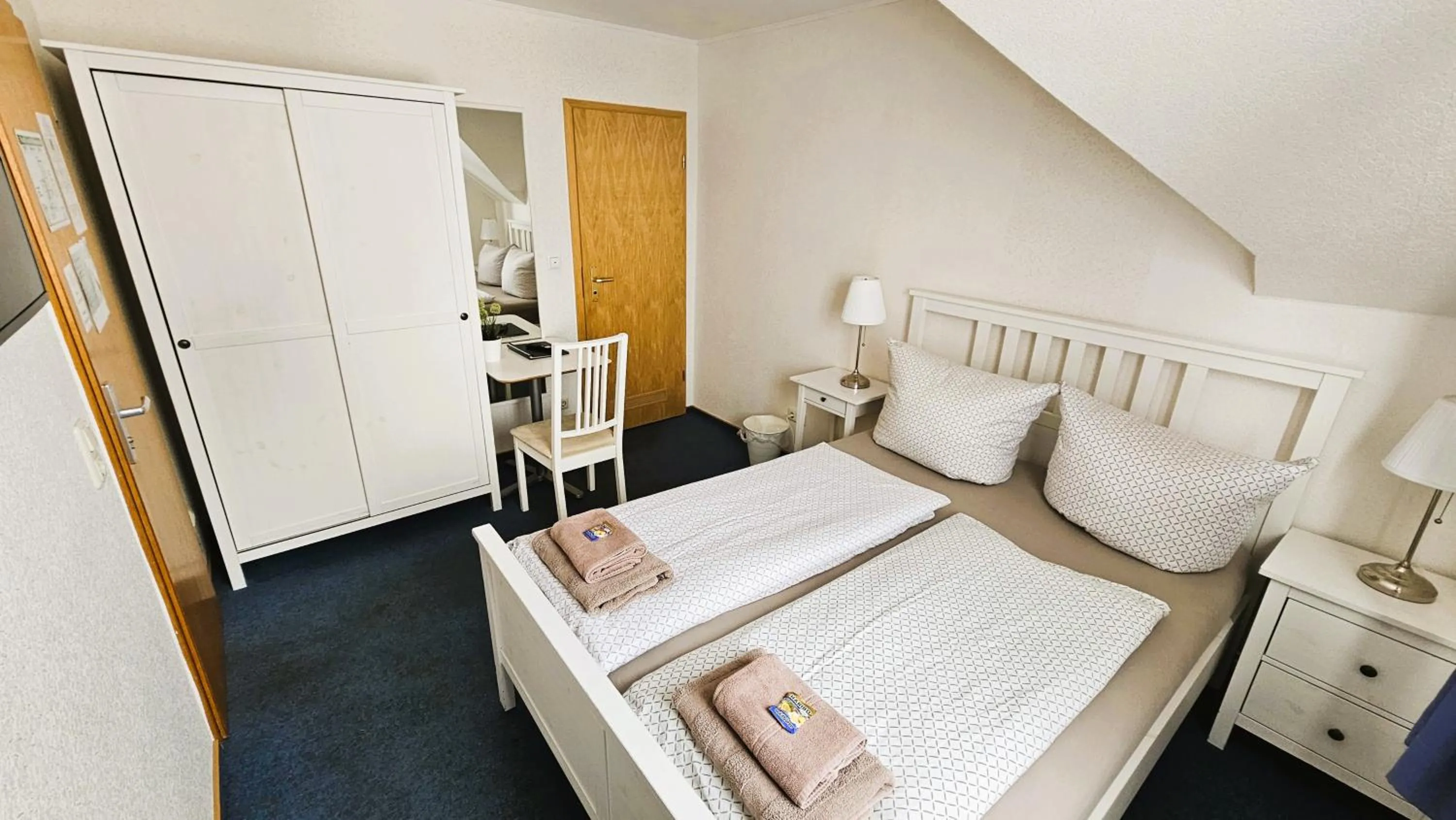 Bed in Hotel Dorfkrug Büsum