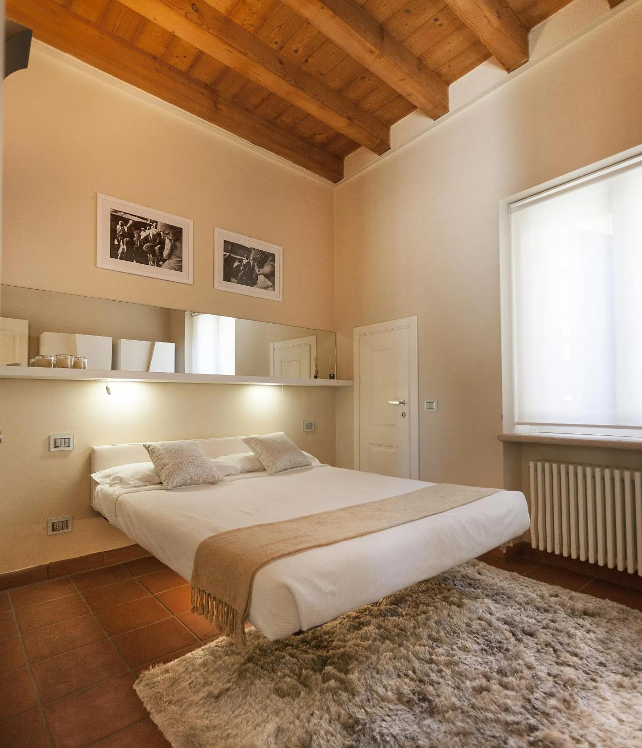 Bedroom, Bed in Truly Verona