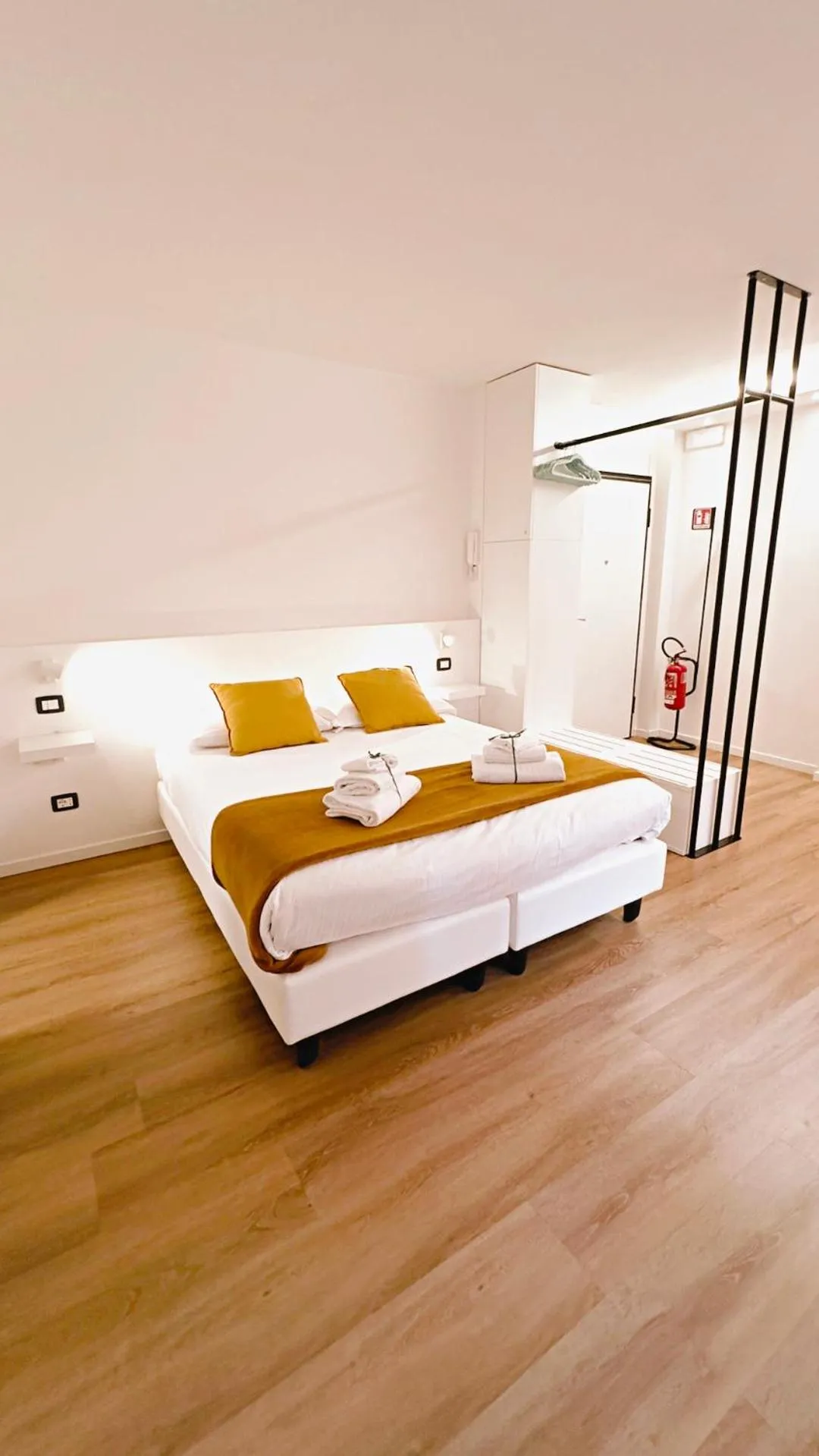 Bedroom, Bed in Truly Verona