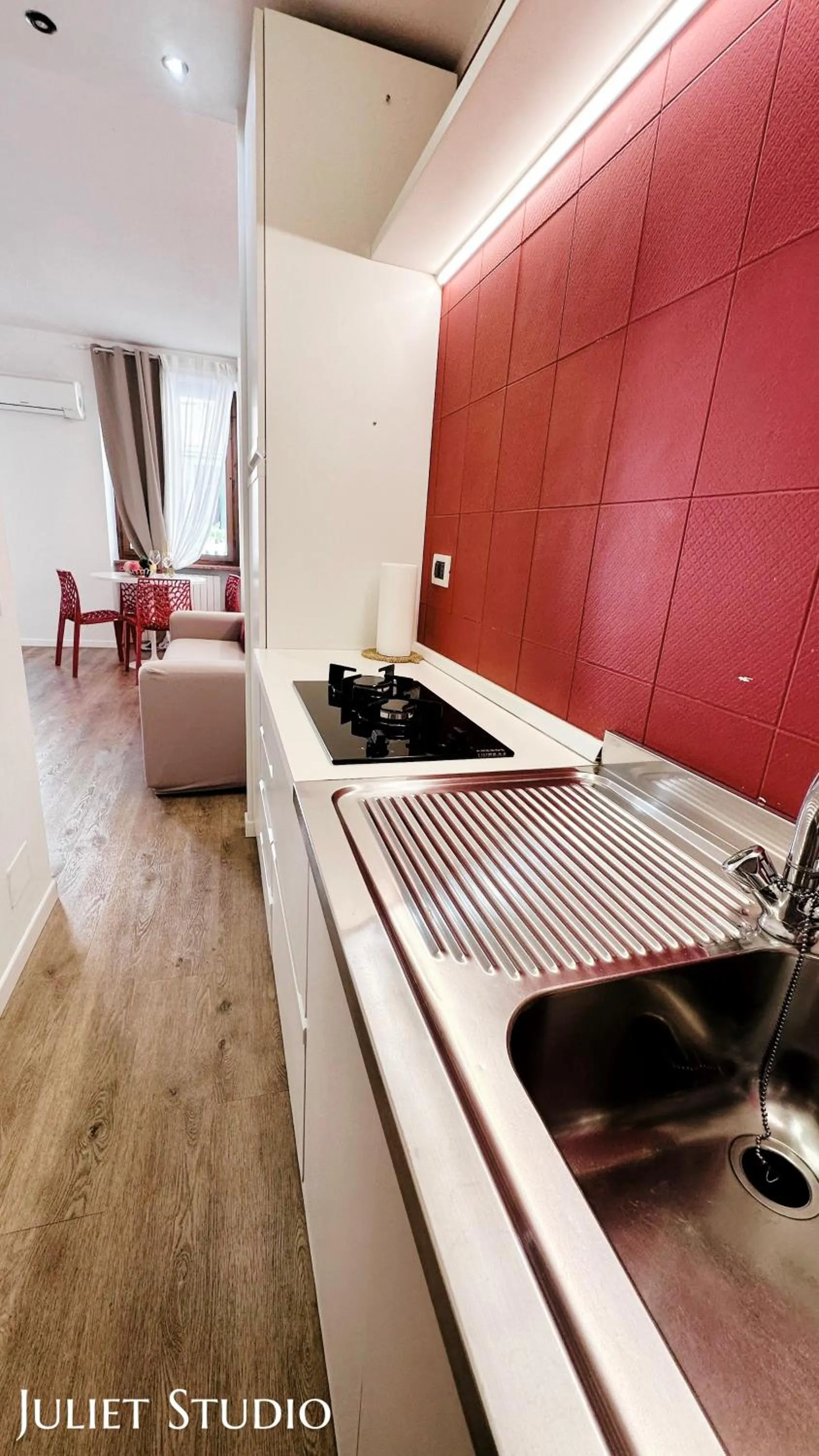 Kitchen or kitchenette in Truly Verona