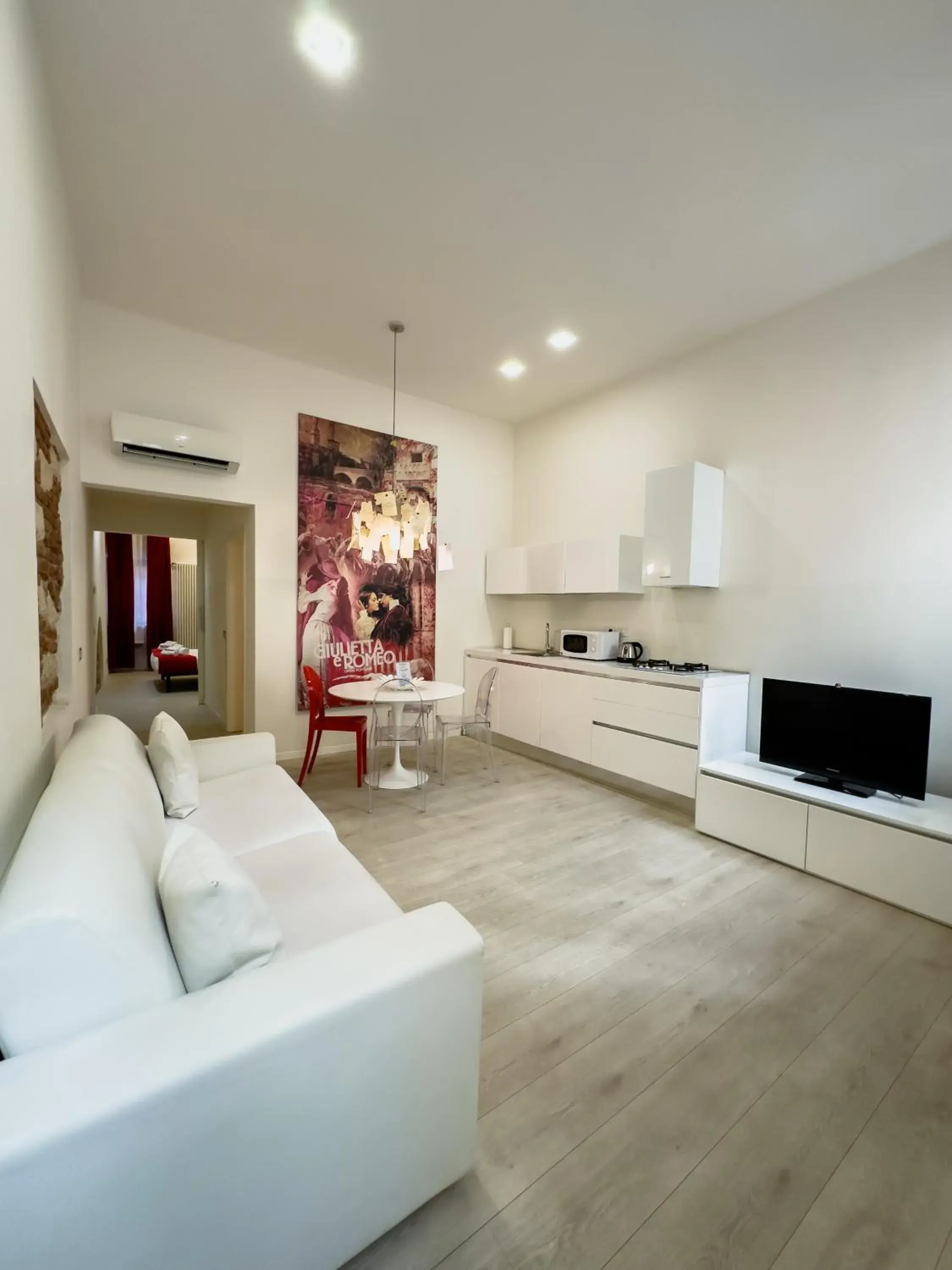 One-Bedroom Apartment - Juliet House - Via Dietro Pallone 10 in Truly Verona One-Bedroom Apartment - Juliet House - Via Dietro Pallone 10 in Truly Verona