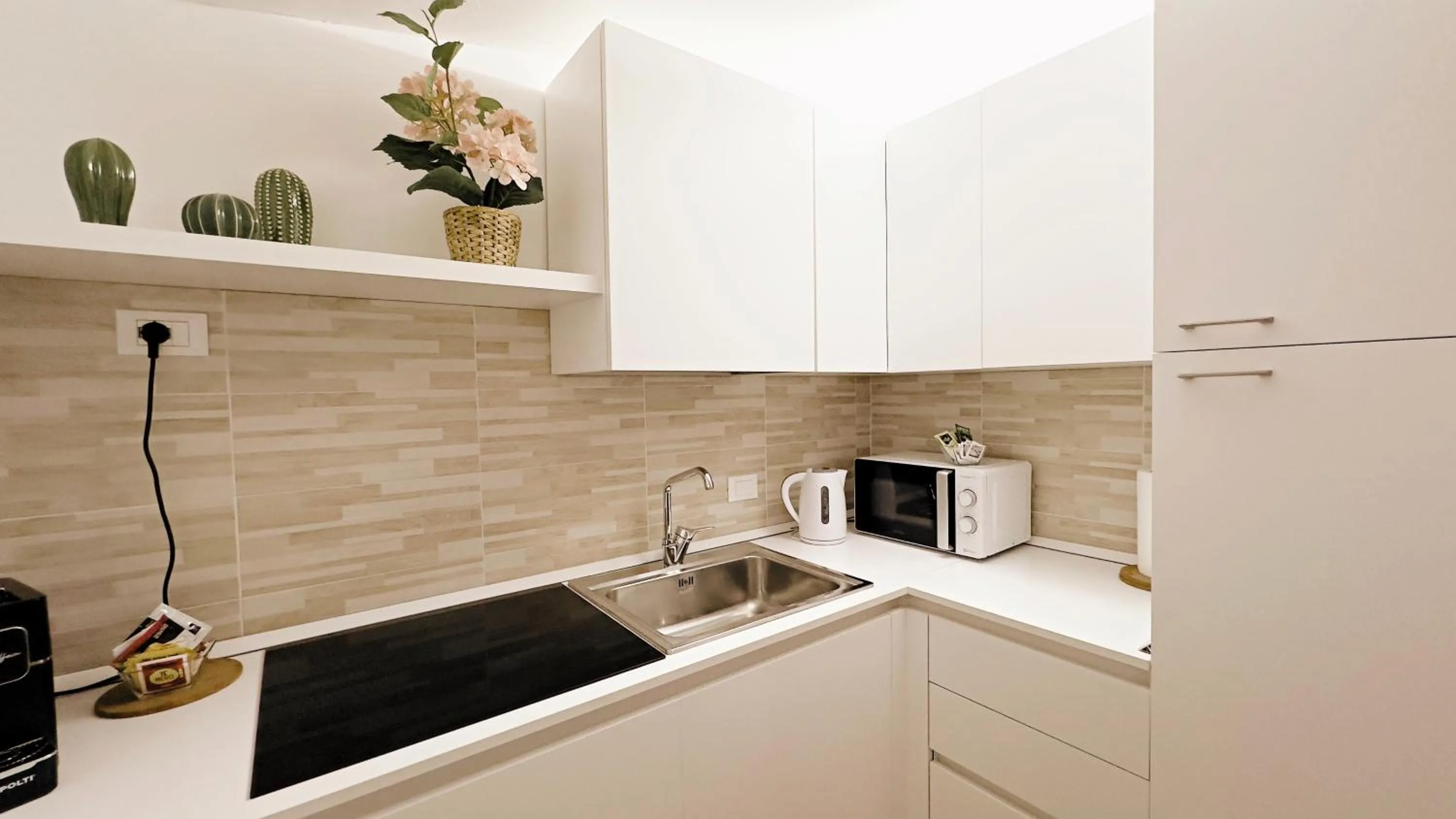 Kitchen or kitchenette in Truly Verona