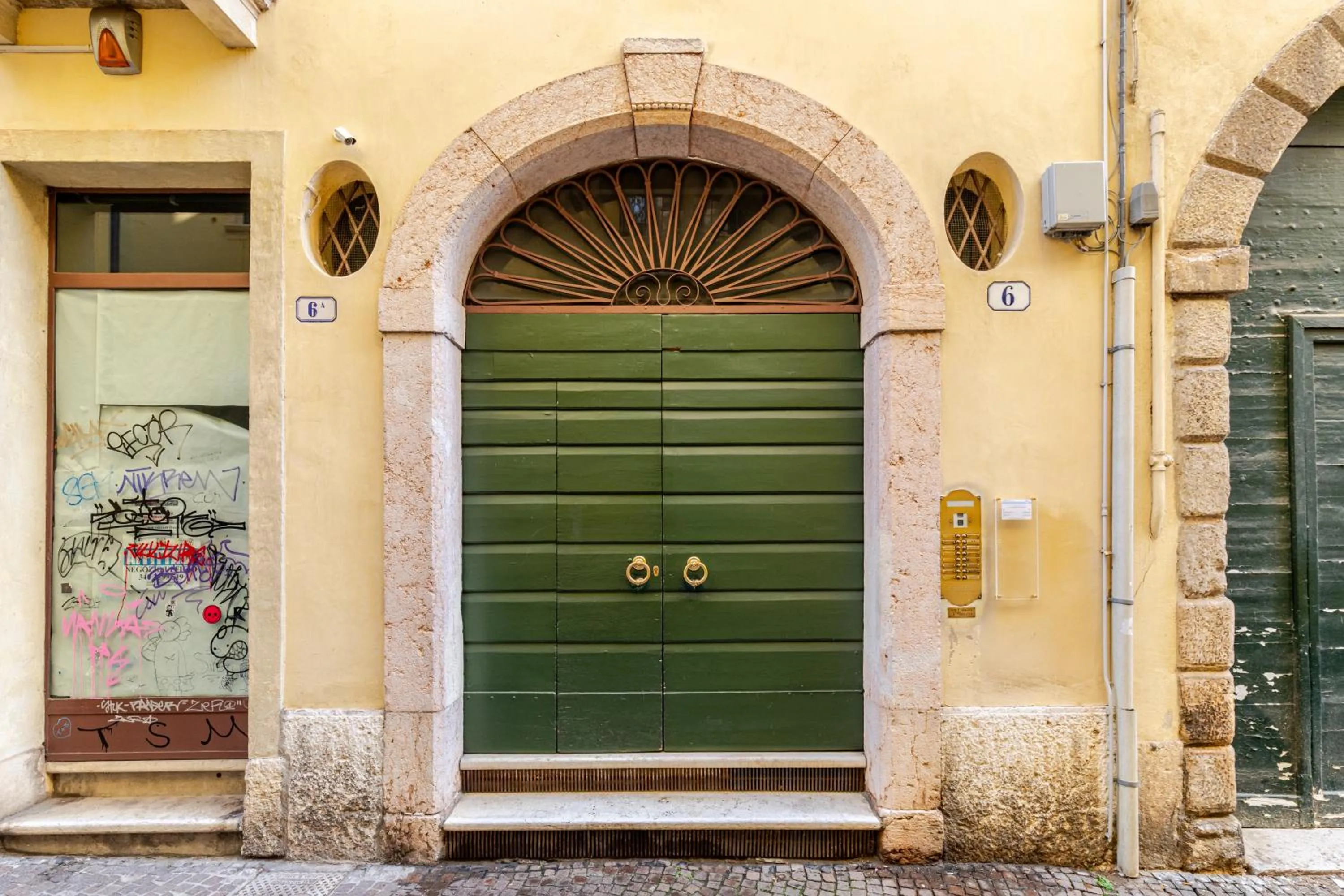 Property building in Truly Verona