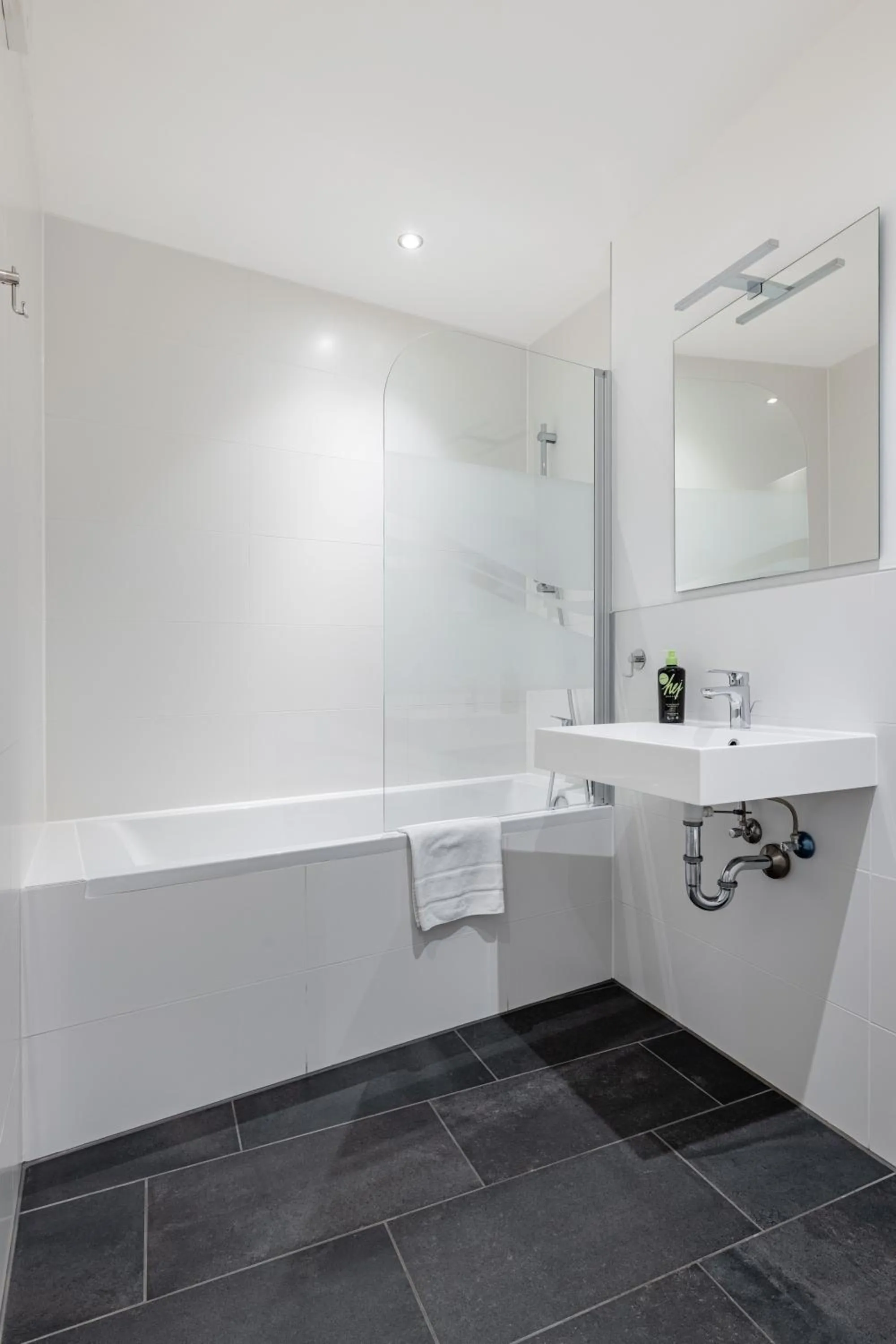 Bathroom in Limehome Augsburg Pilgerhausstraße