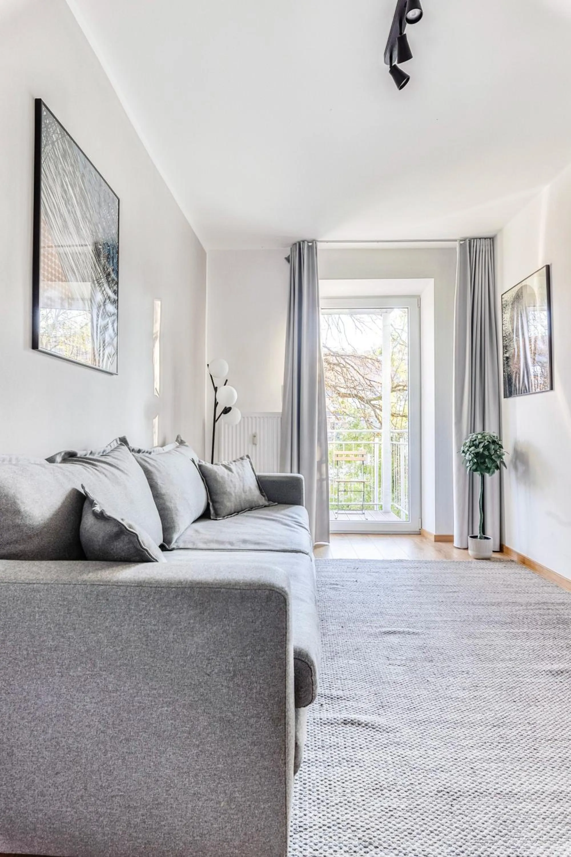 Bed in Limehome Augsburg Pilgerhausstraße