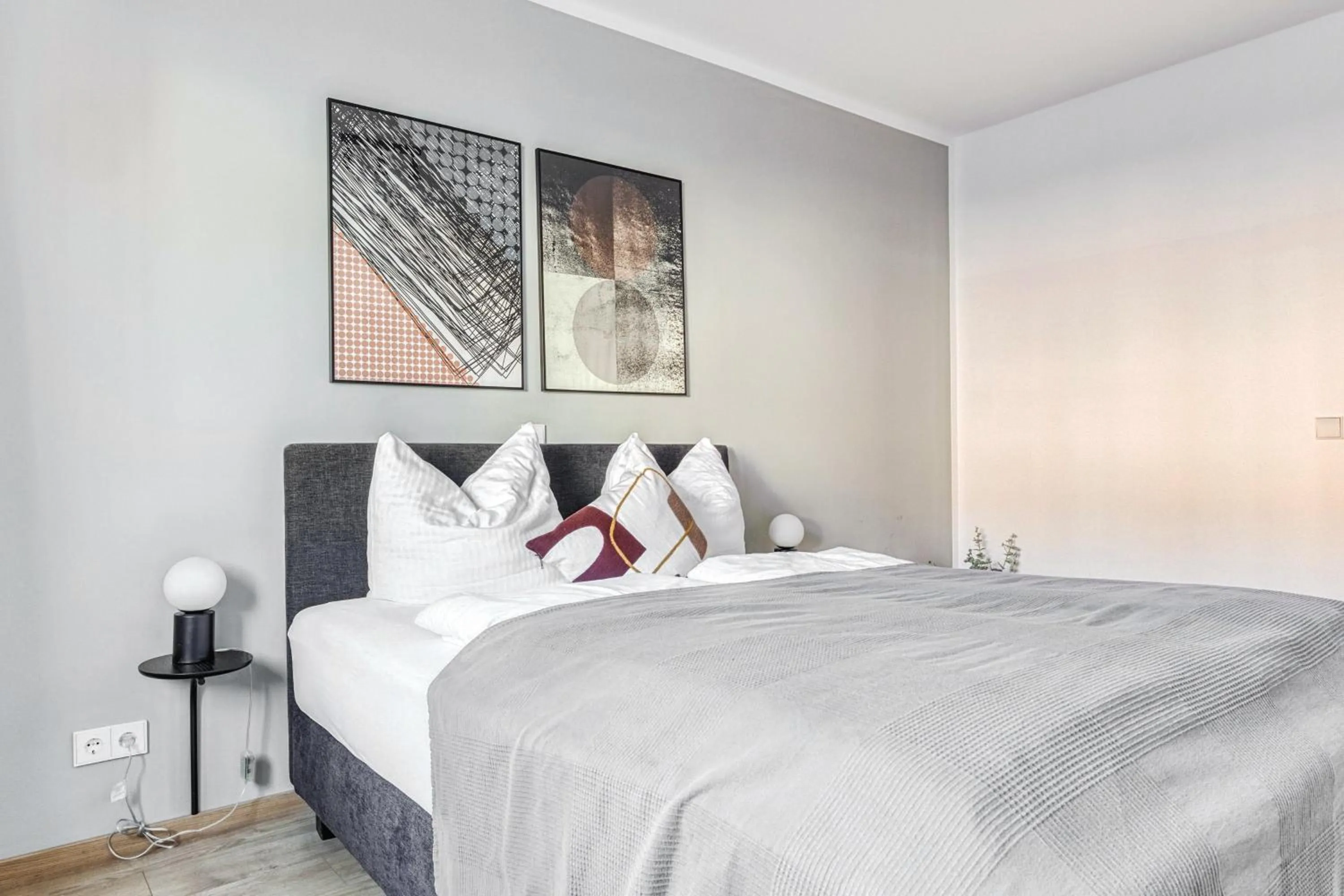 Bed in Limehome Augsburg Pilgerhausstraße