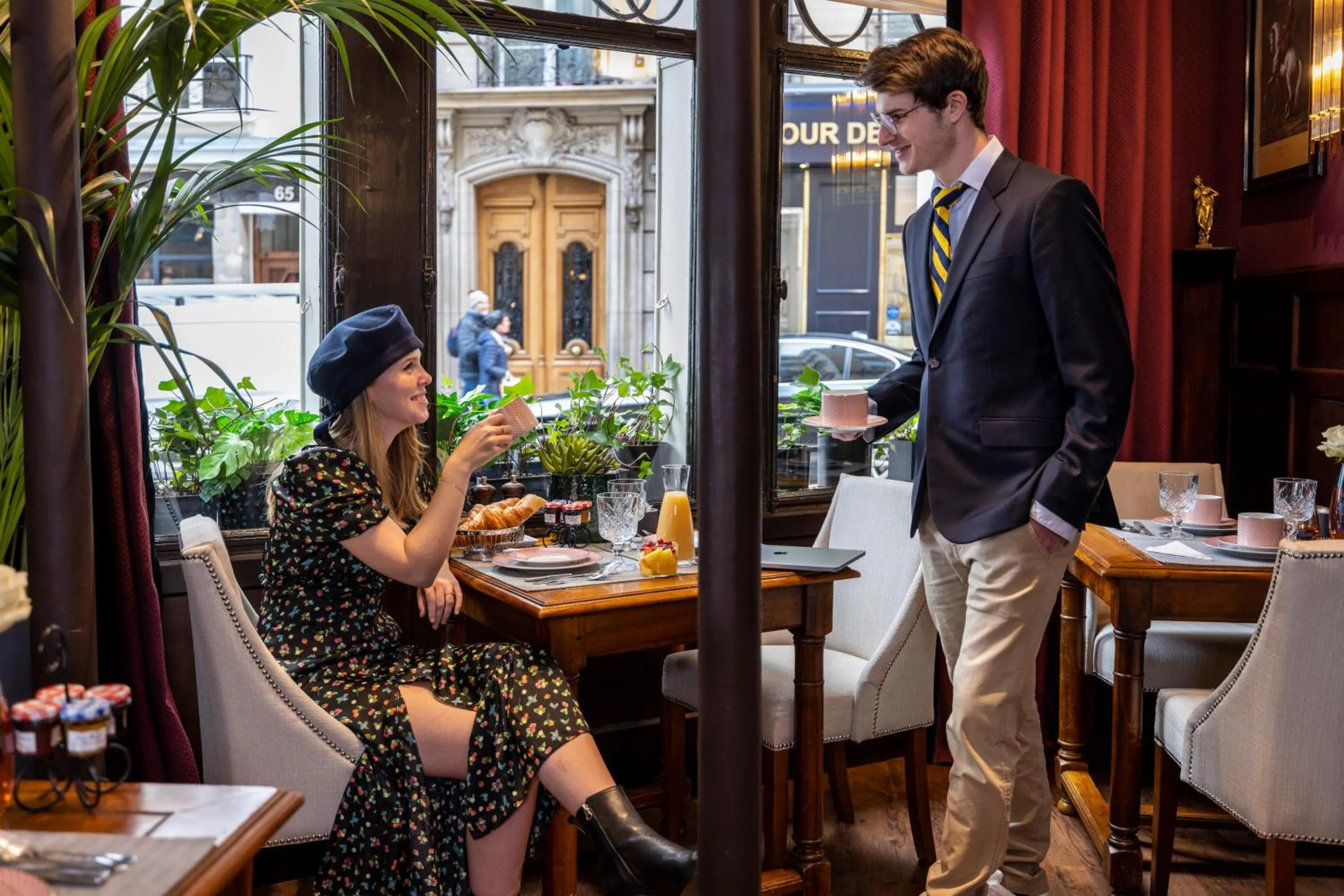 Buffet breakfast in Hotel De Seine