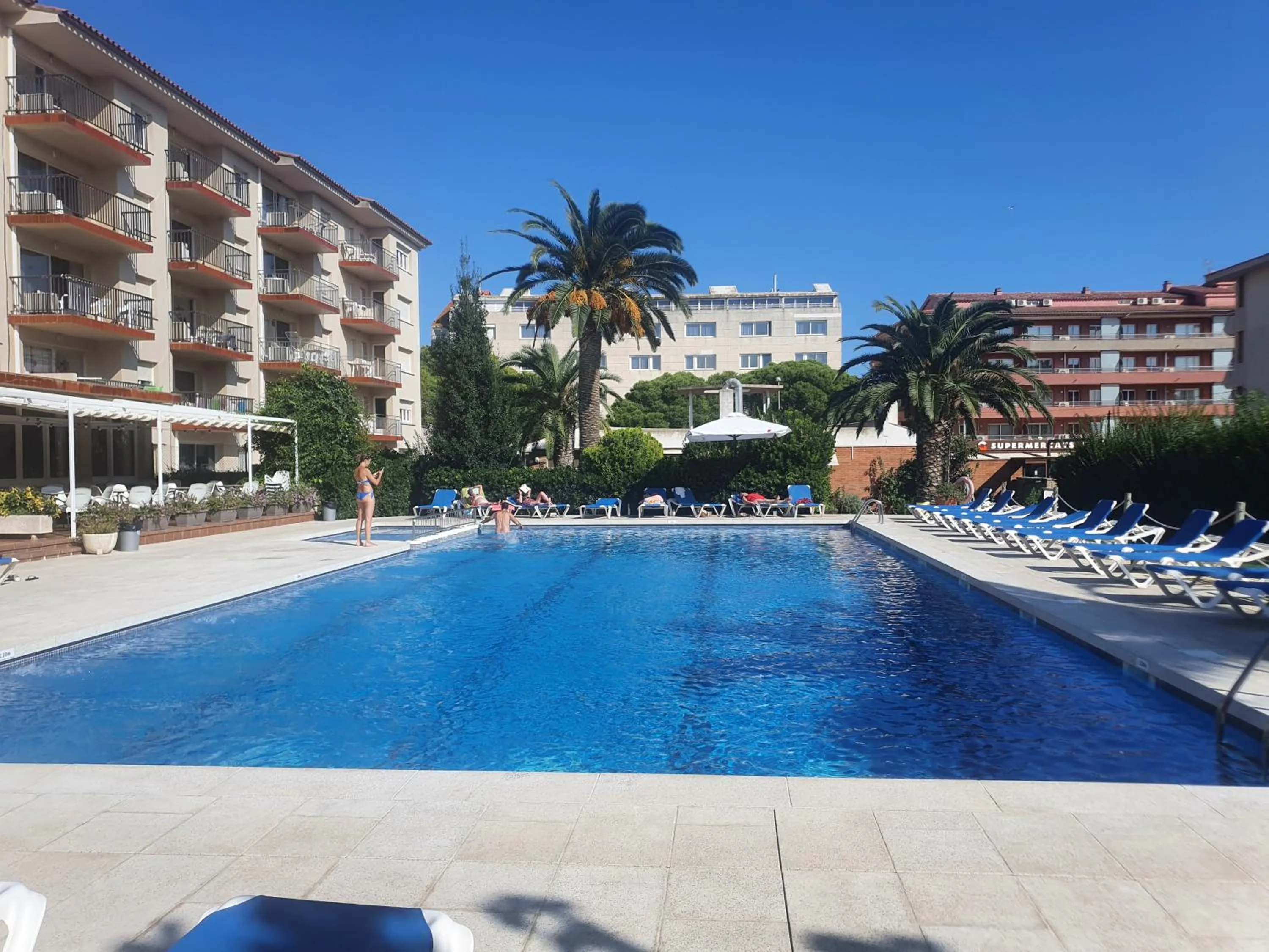 Pool view in Payet Apartments