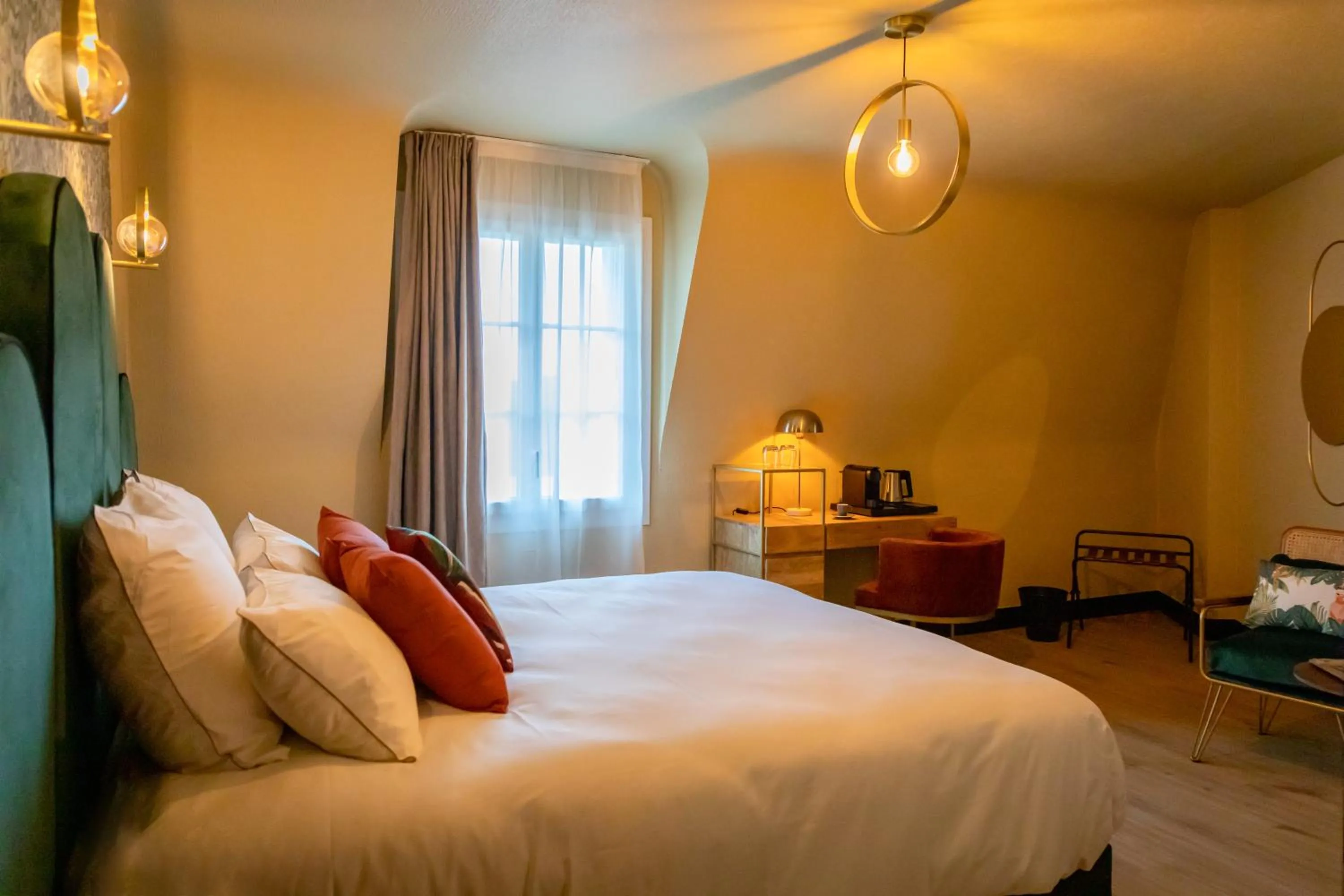 Bed in Brit Hotel Kara Sainte Anne d'Auray