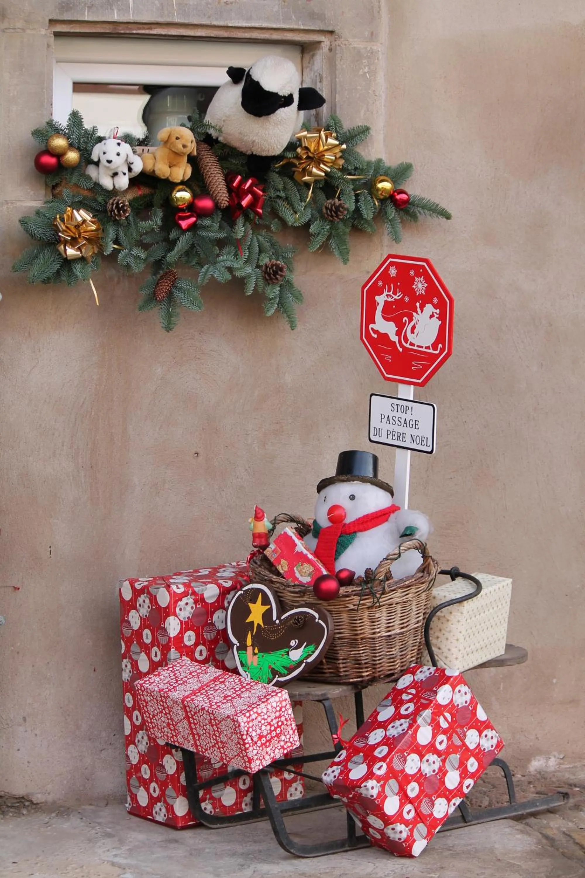 Decorative detail in La chambre aux hirondelles