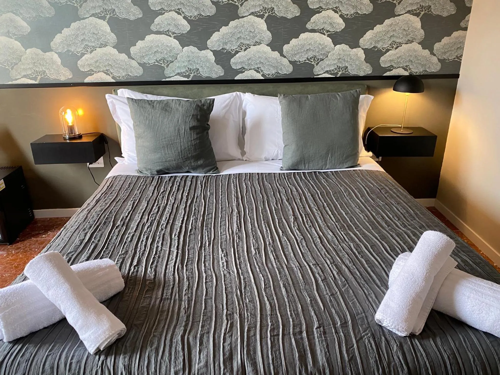 Bed in Cavour Urban Rooms by GHOR