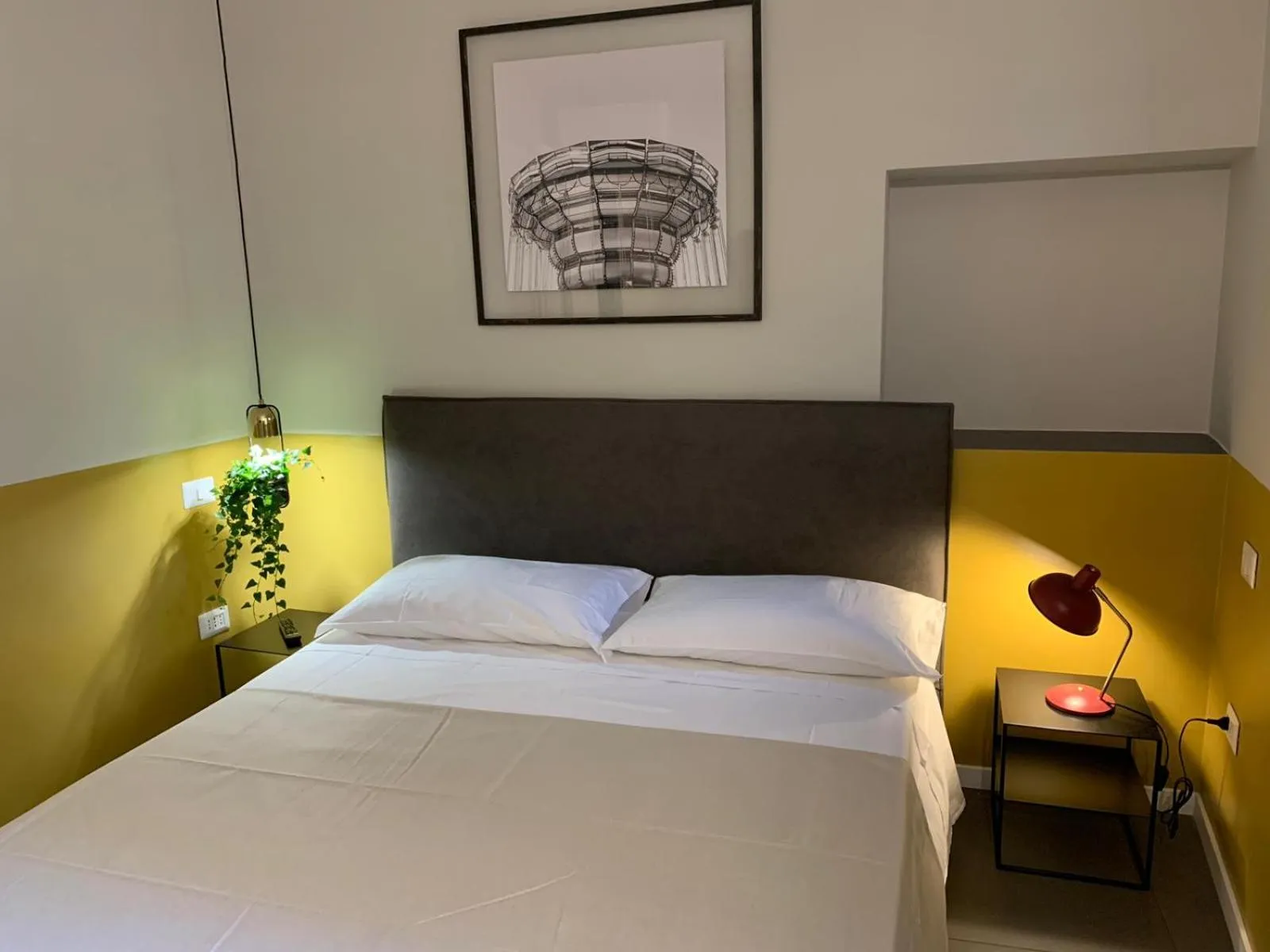 Bed in Cavour Urban Rooms by GHOR