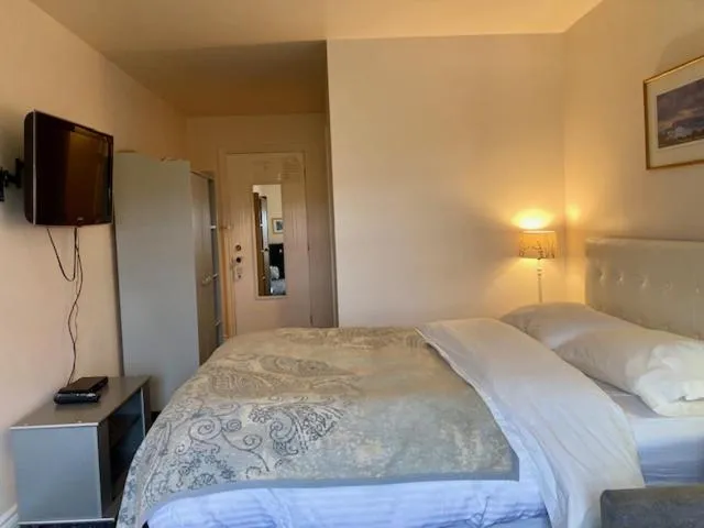 Bed in Castle Rock Country Inn