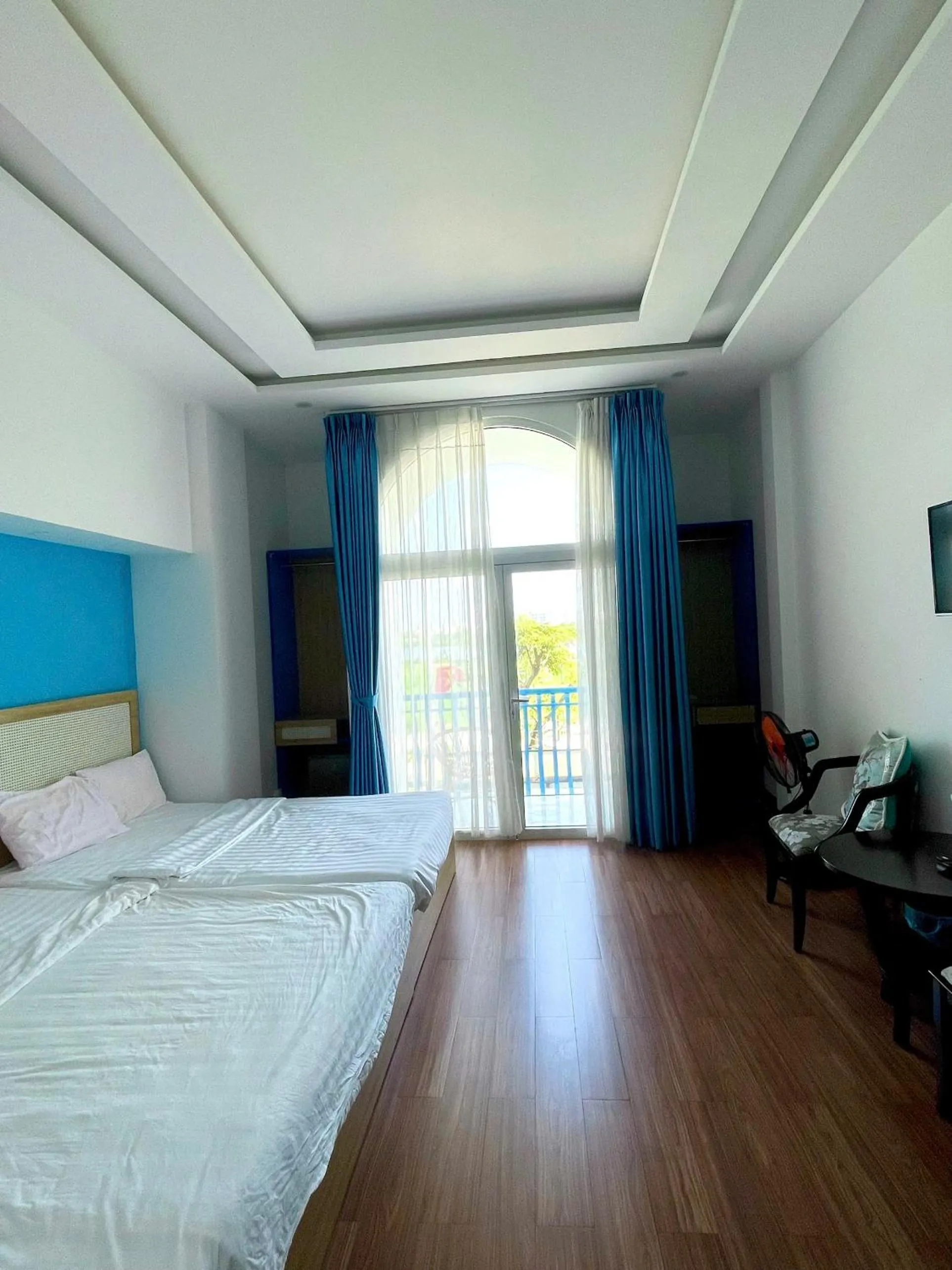 Bed in Santorini House and Coffee