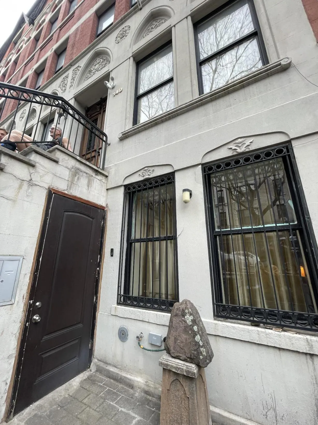 Property building in NYC Townhouse Apartment