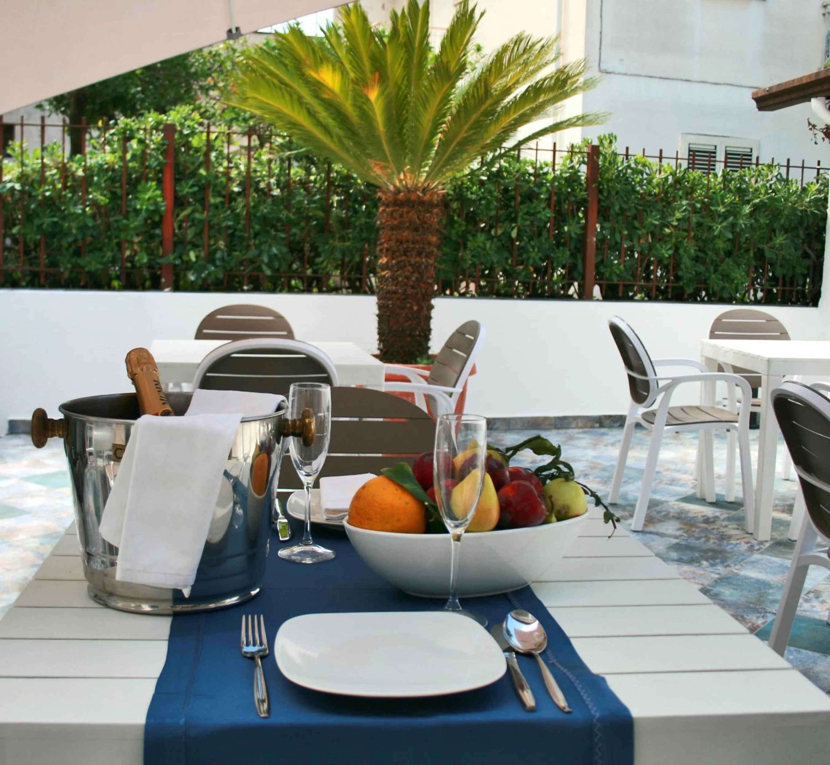 Food and drinks in Praja vecchia