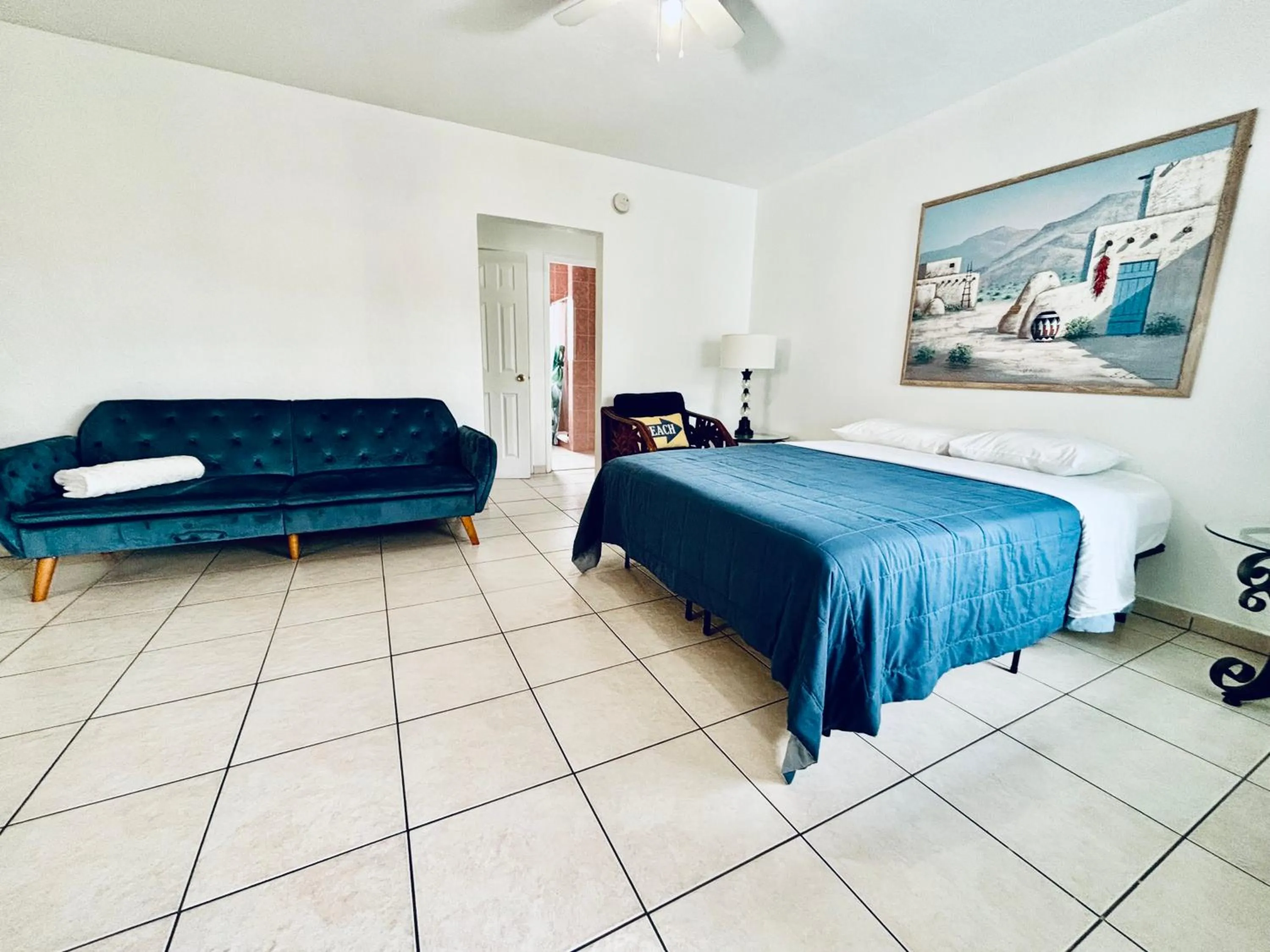 Bed in Beach Tide Motel