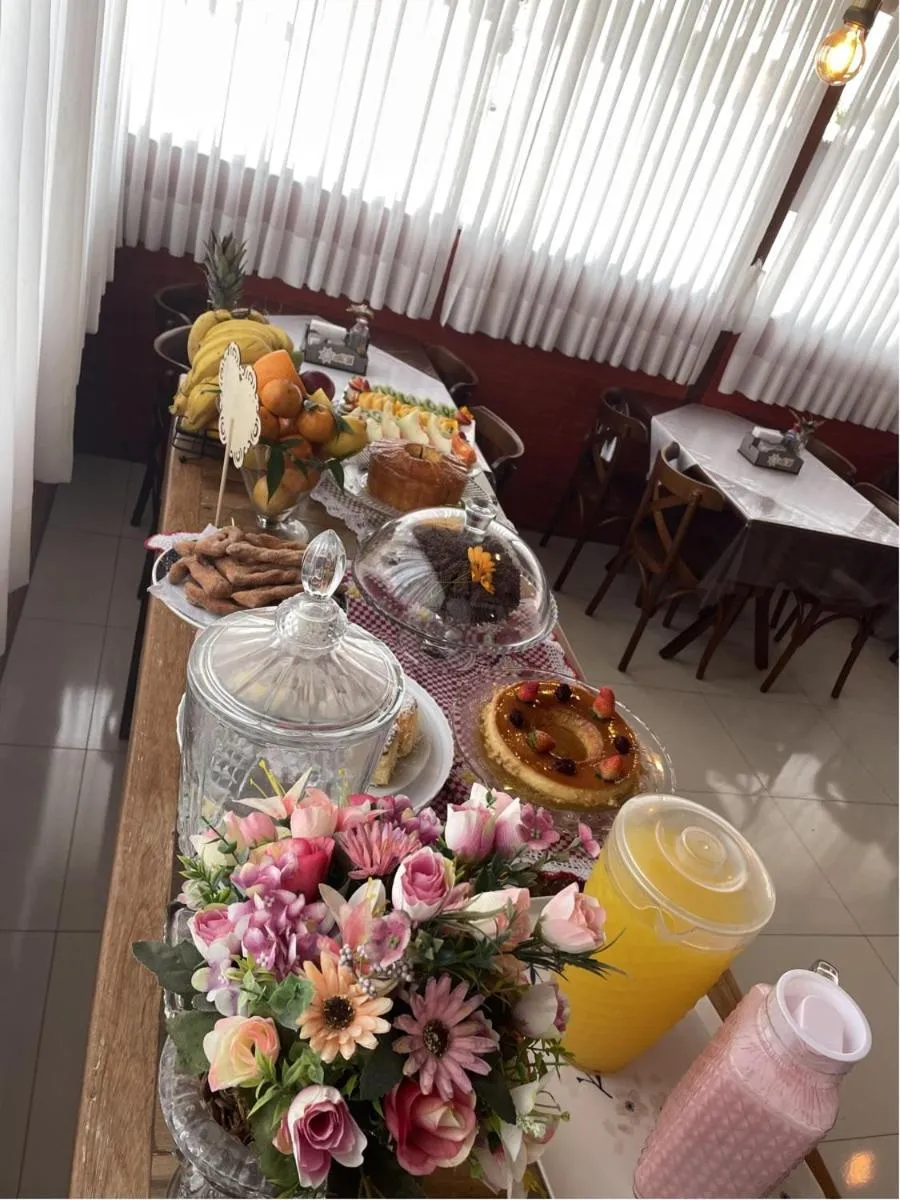 Buffet breakfast in Pousada Rota do Sol