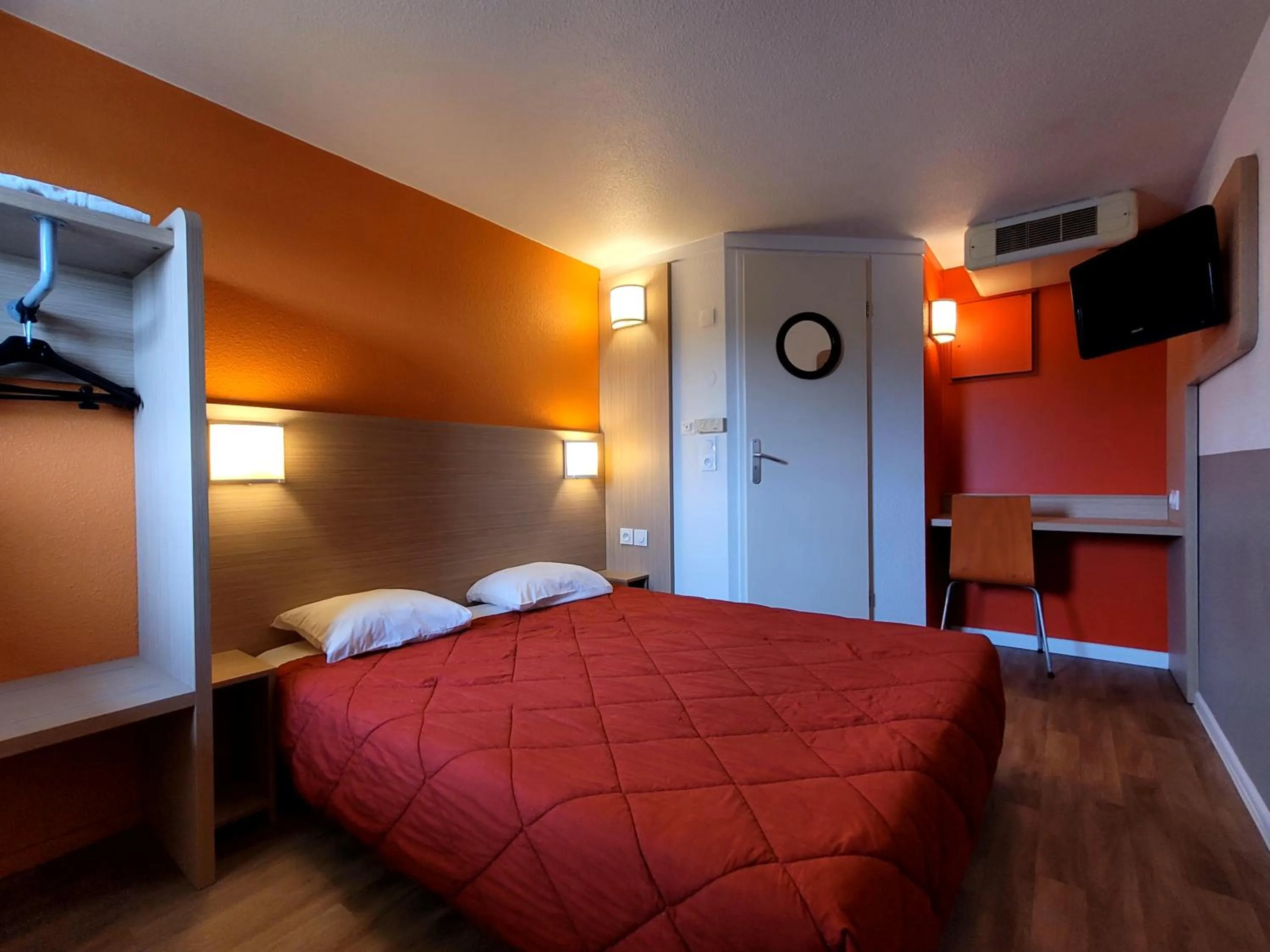 Bed in Premiere Classe Metz Nord - Semecourt