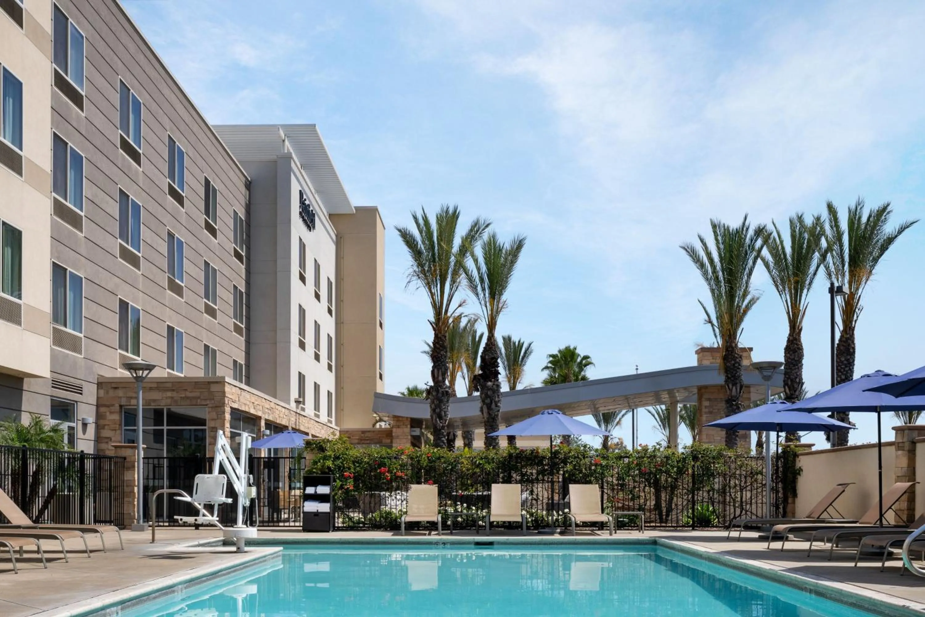 Swimming pool in Fairfield Inn & Suites by Marriott Tustin Orange County