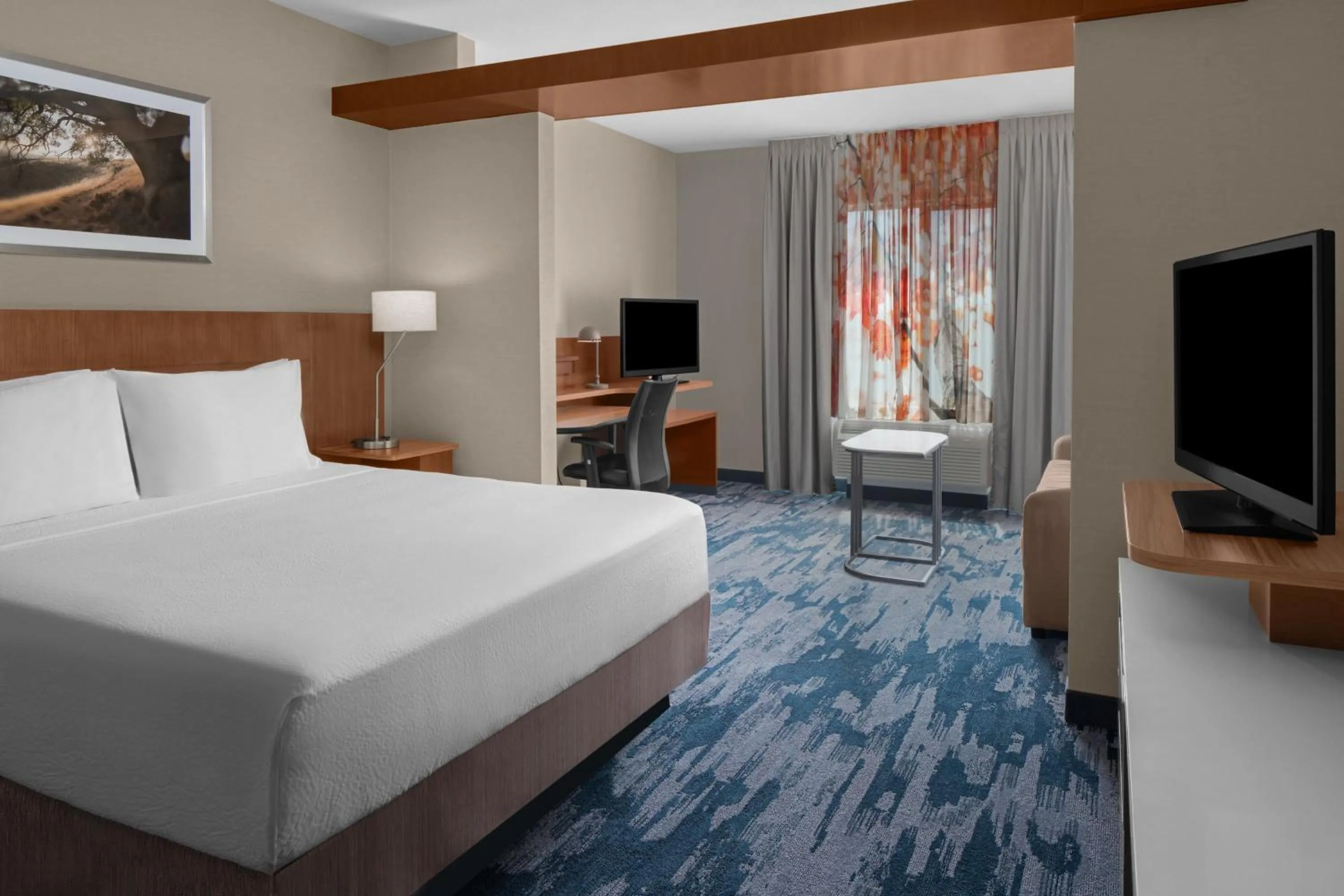 Photo of the whole room, Bed in Fairfield Inn & Suites by Marriott Tustin Orange County