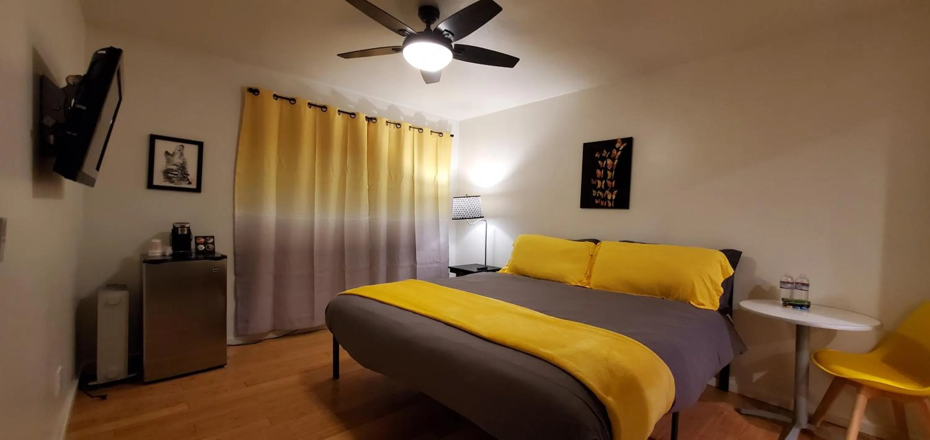 Superior King Room in The Mammoth Inn