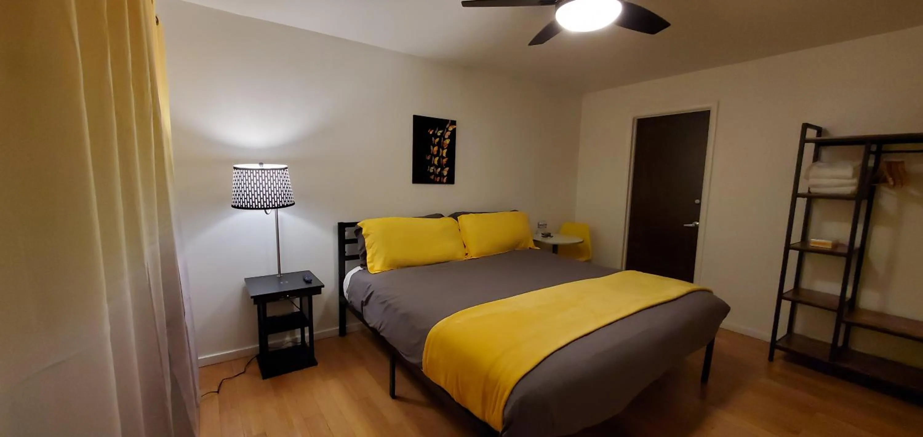 Bed in The Mammoth Inn