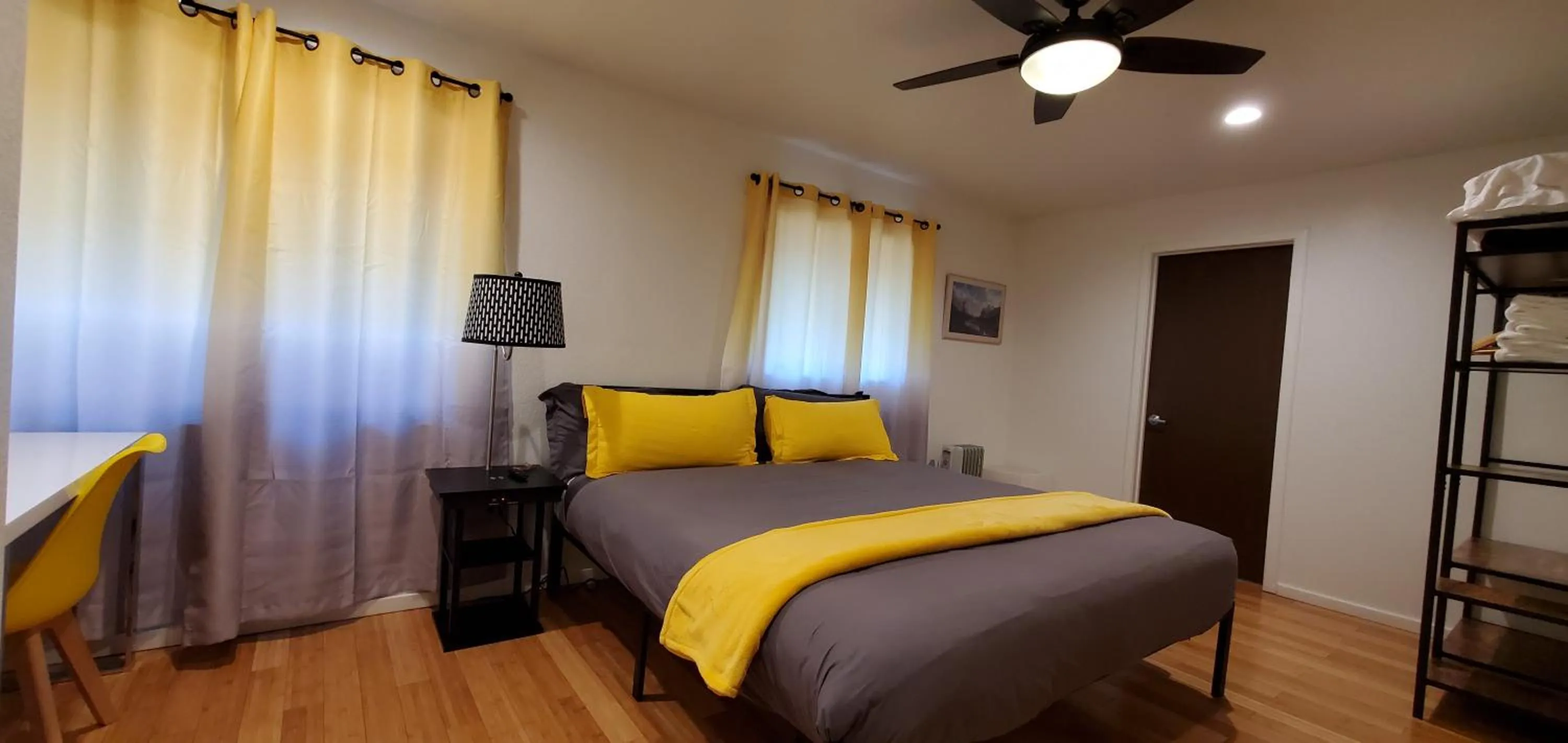 Bed in The Mammoth Inn