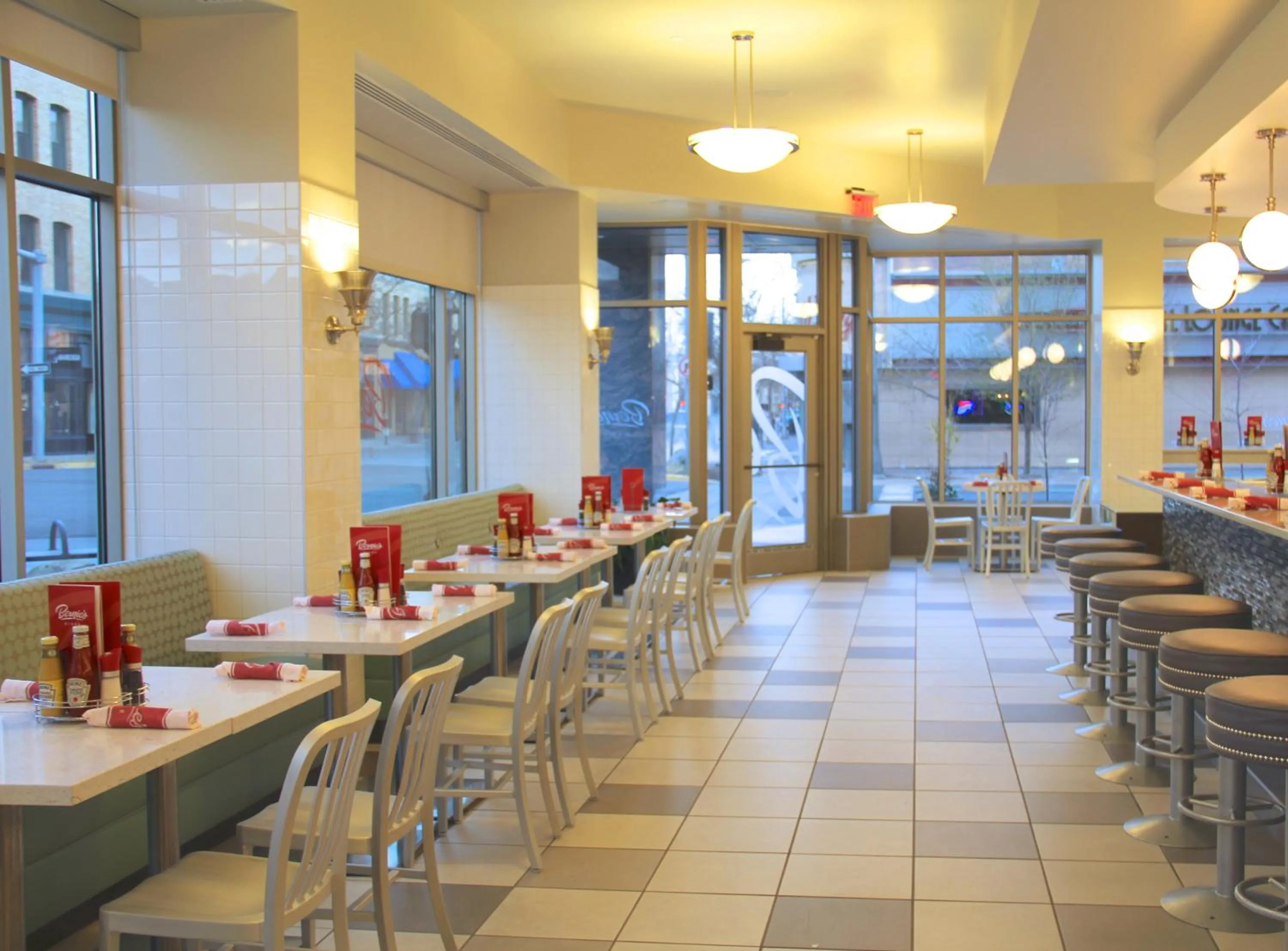 Restaurant/places to eat in Northern Hotel