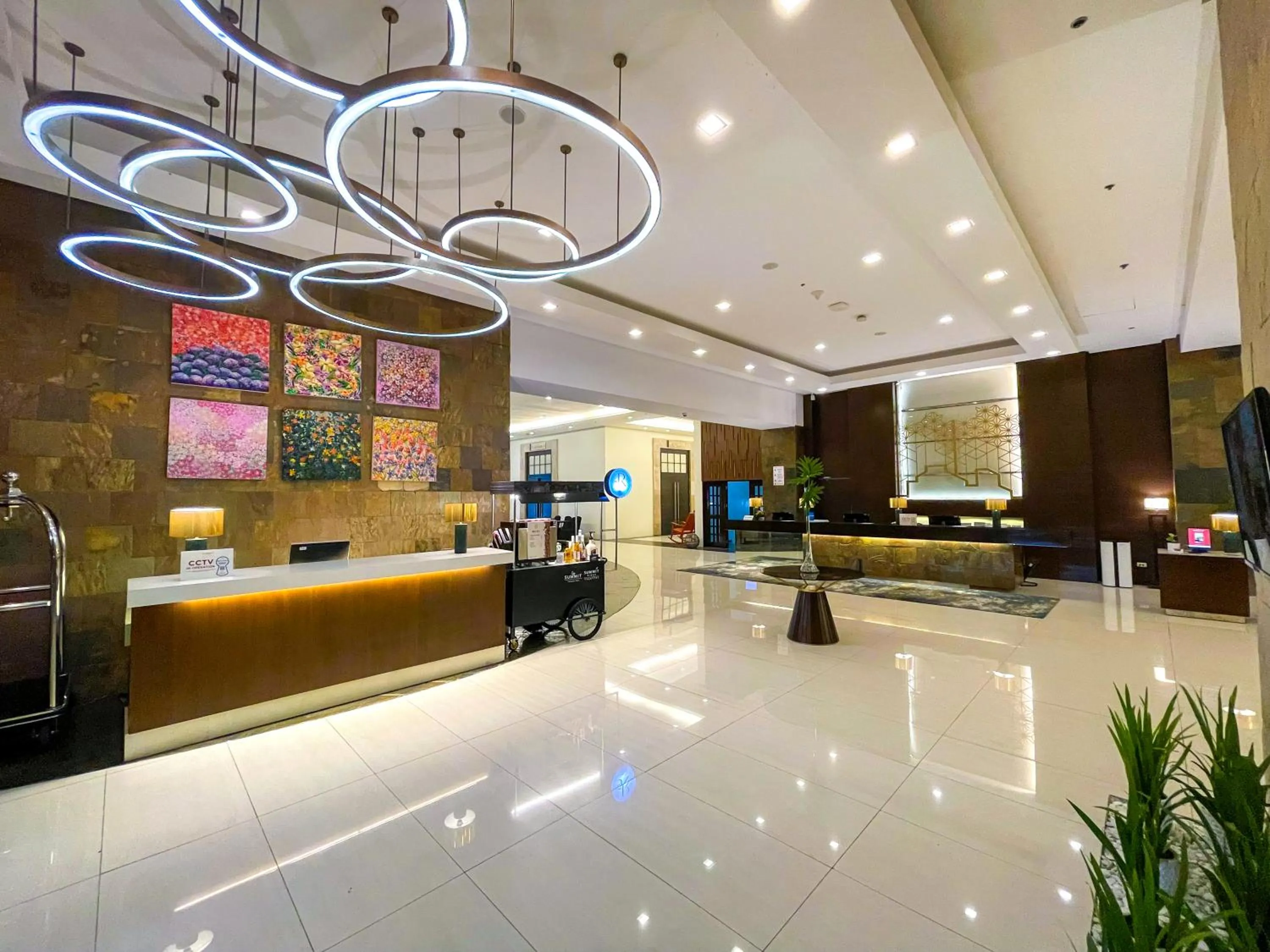 Lobby or reception in Summit Ridge Tagaytay - Newly Renovated
