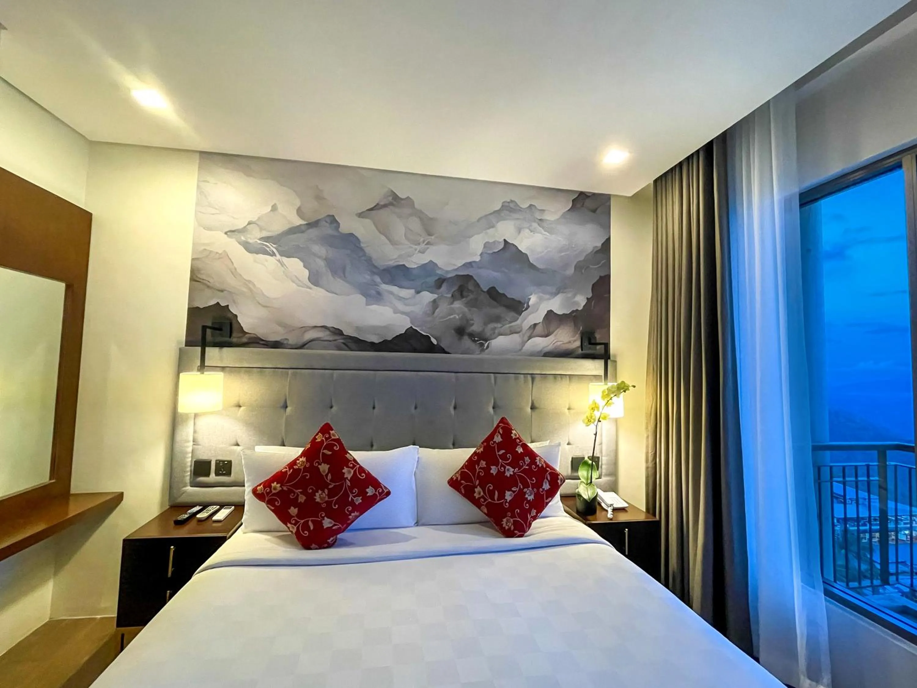 Bed in Summit Ridge Tagaytay - Newly Renovated