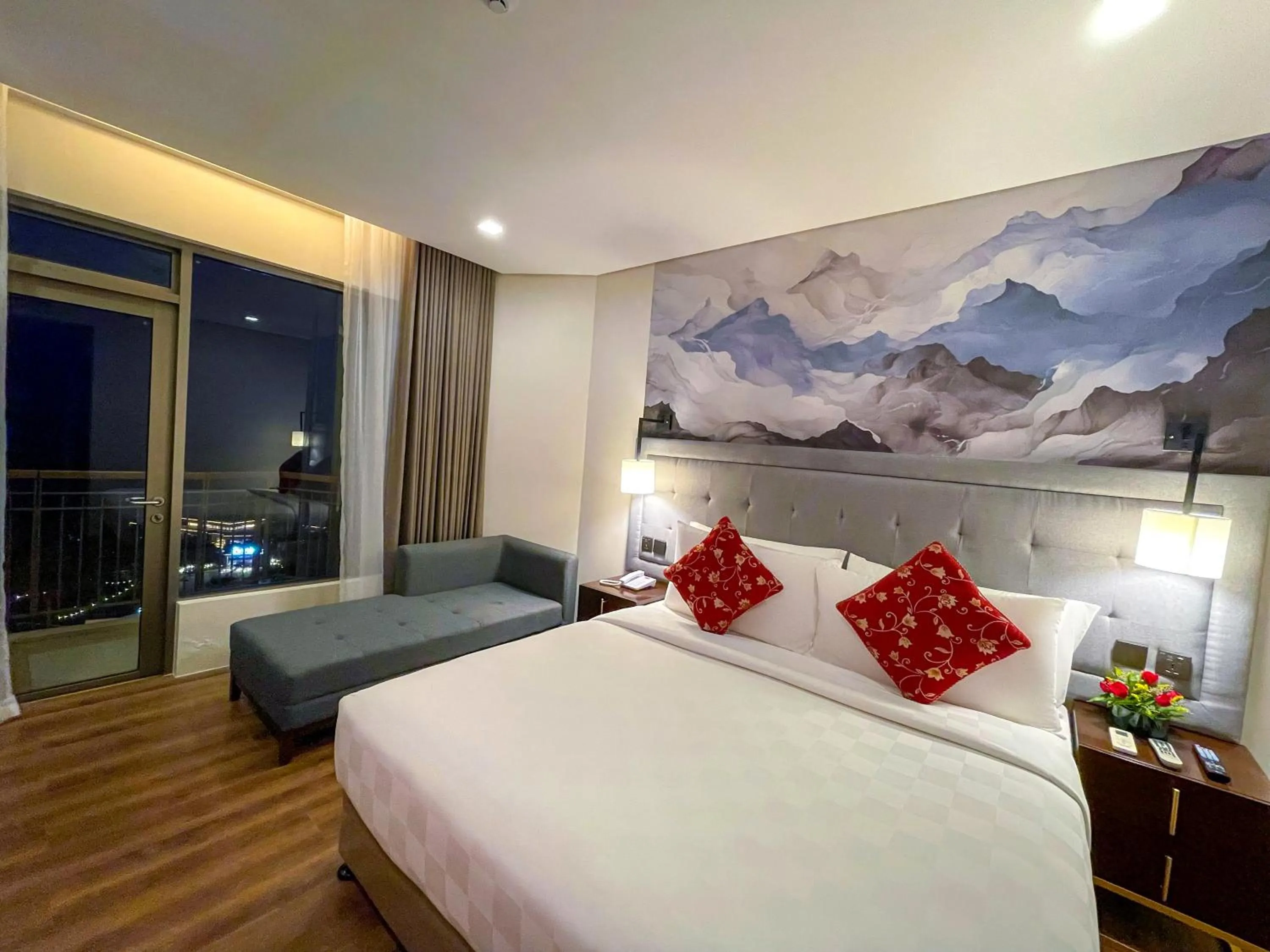 Bed in Summit Ridge Tagaytay - Newly Renovated