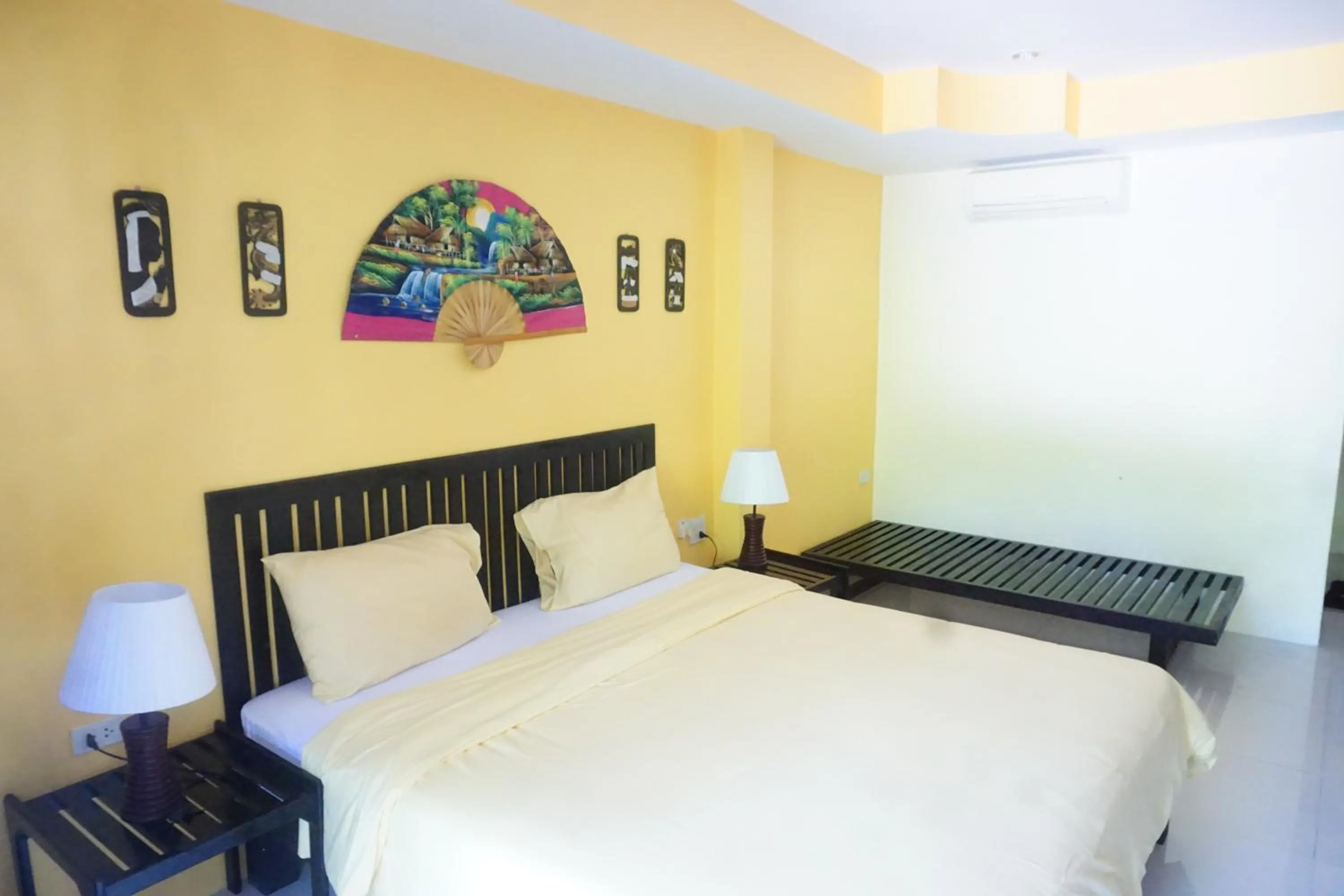 Photo of the whole room, Bed in Nadapa Resort