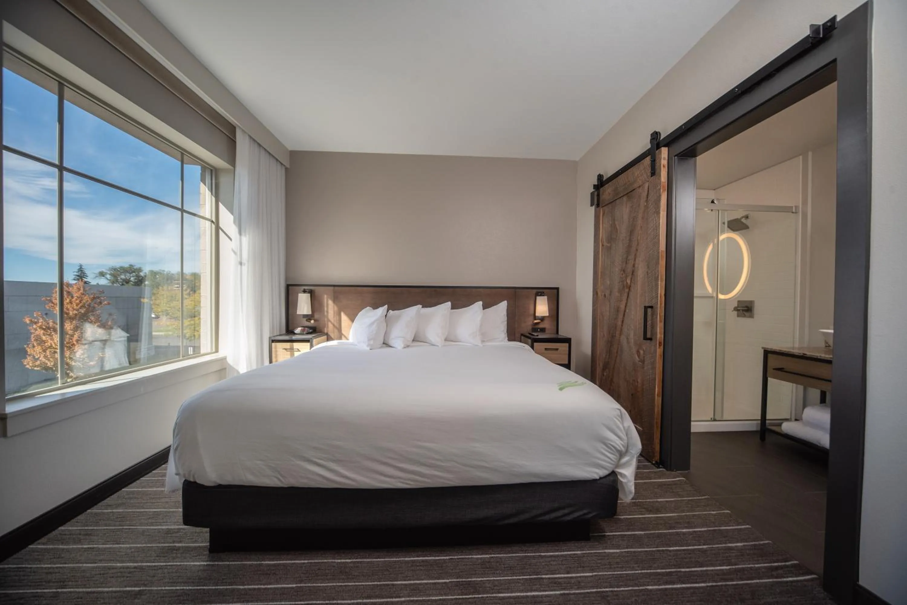 Bed in Hotel Windrow Downtown Ellensburg