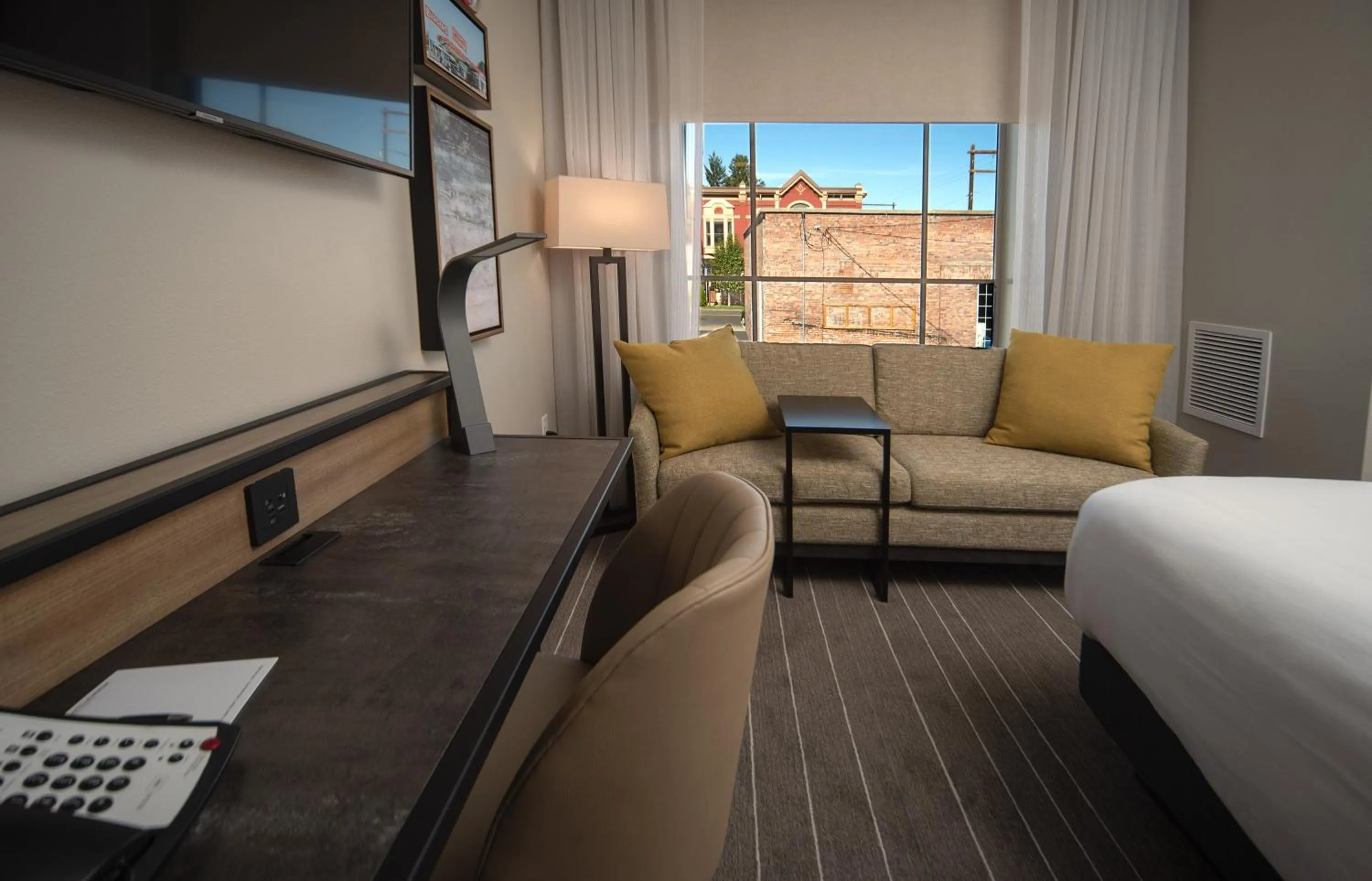 Bed in Hotel Windrow Downtown Ellensburg