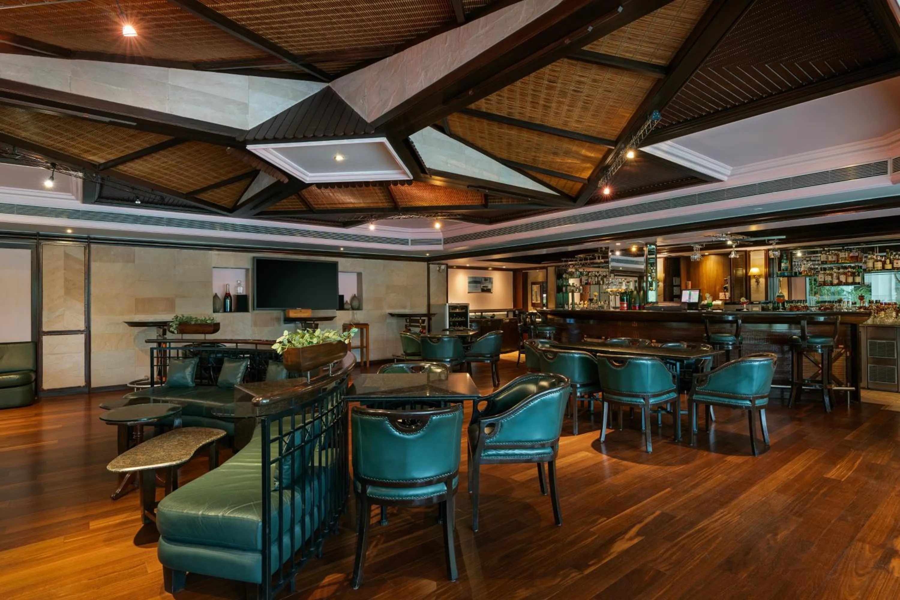 Lounge or bar in Palm Meadows Resort