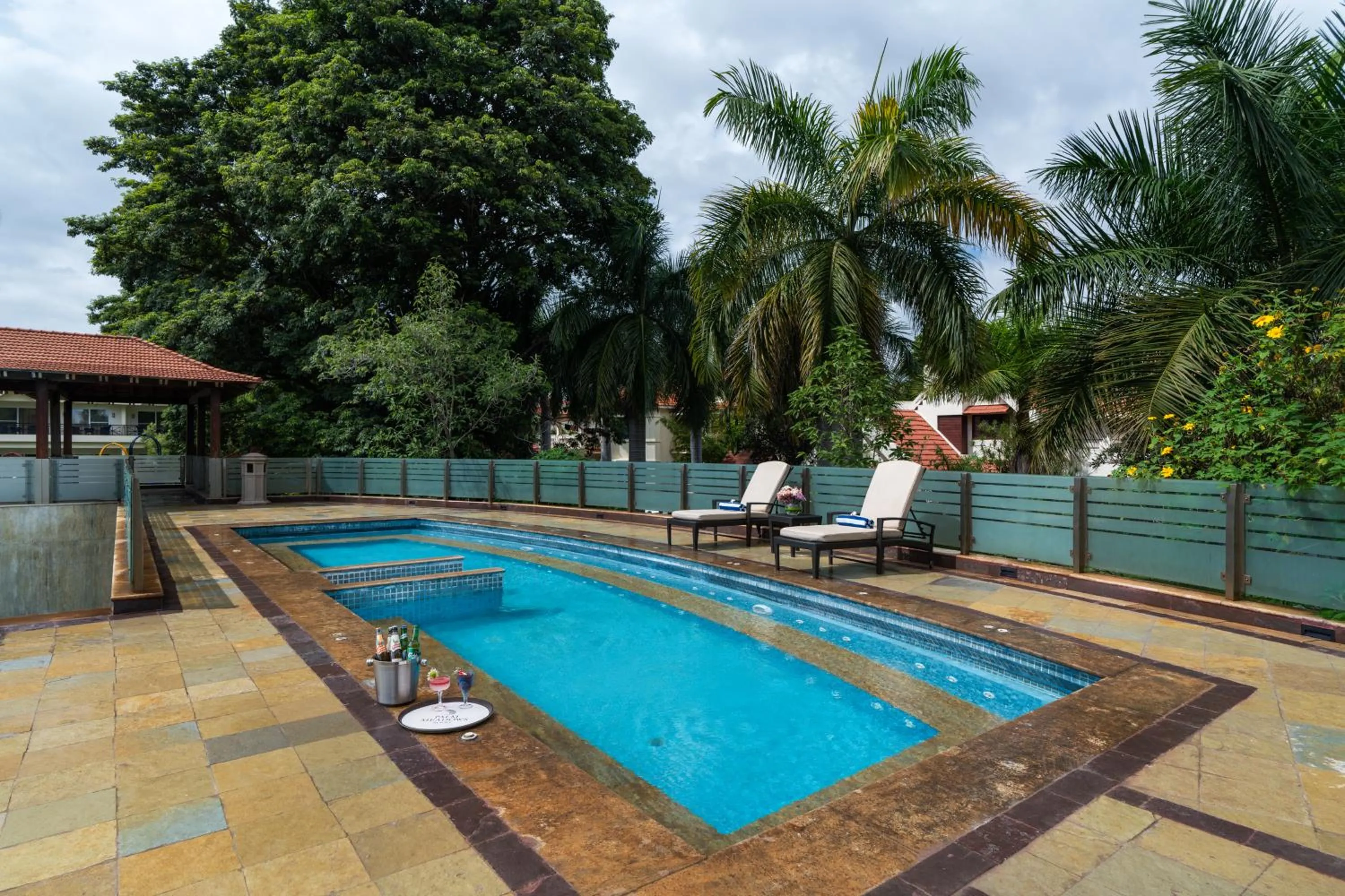 Swimming pool in Palm Meadows Resort